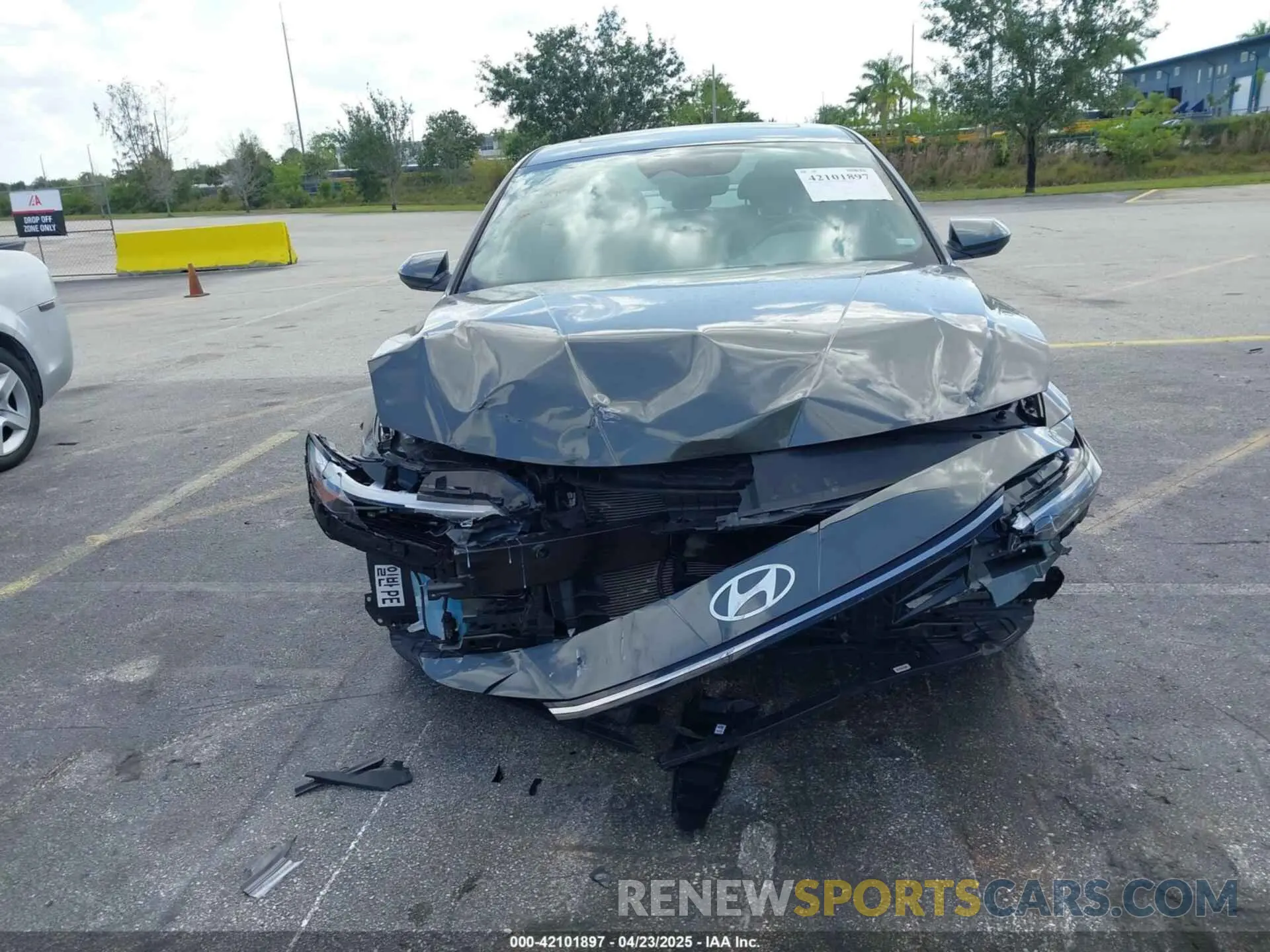 6 Photograph of a damaged car KMHLS4DG9SU905768 HYUNDAI ELANTRA 2025
