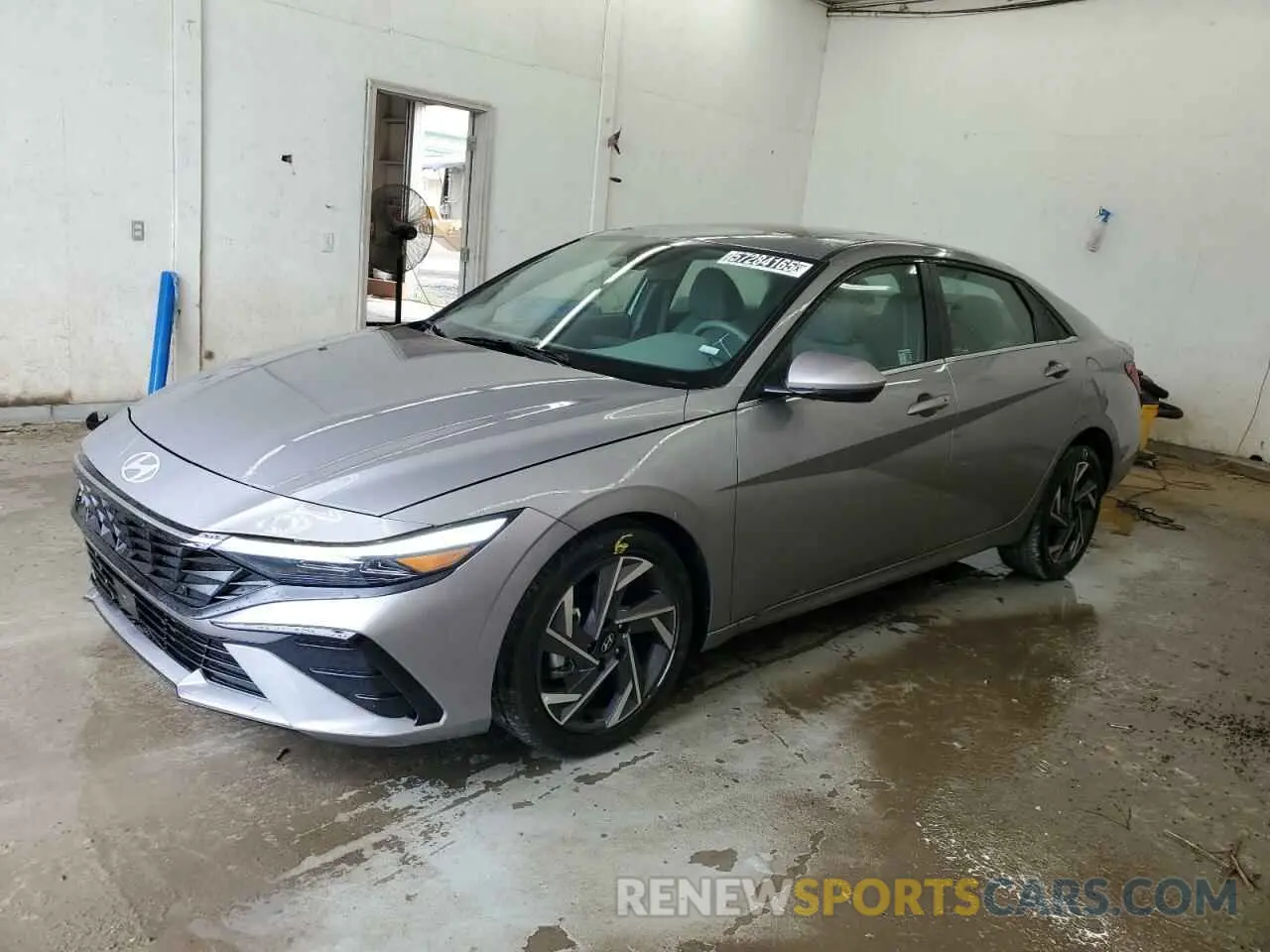 1 Photograph of a damaged car KMHLS4DG9SU935983 HYUNDAI ELANTRA 2025