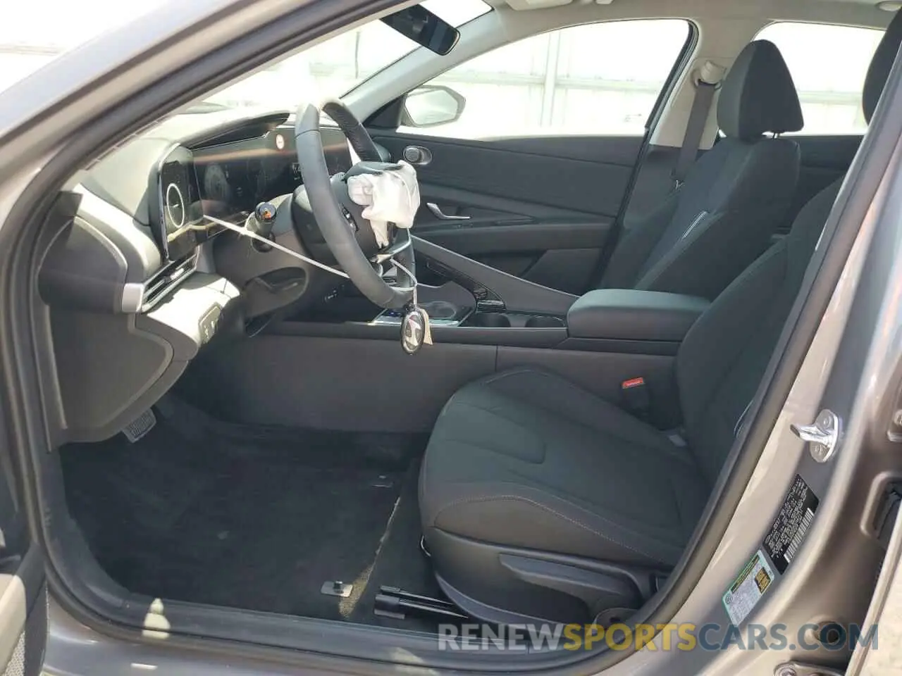 7 Photograph of a damaged car KMHLS4DG9SU943131 HYUNDAI ELANTRA 2025