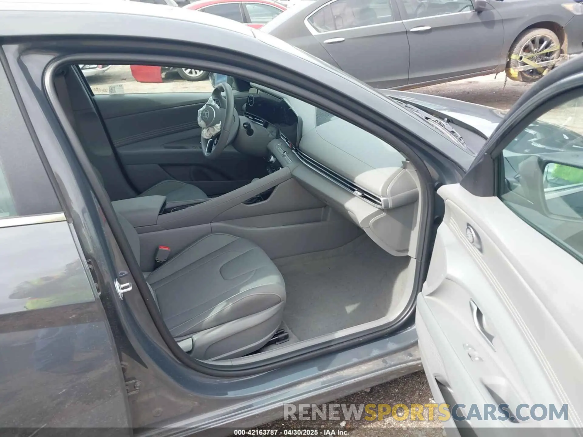 5 Photograph of a damaged car KMHLS4DG9SU952329 HYUNDAI ELANTRA 2025