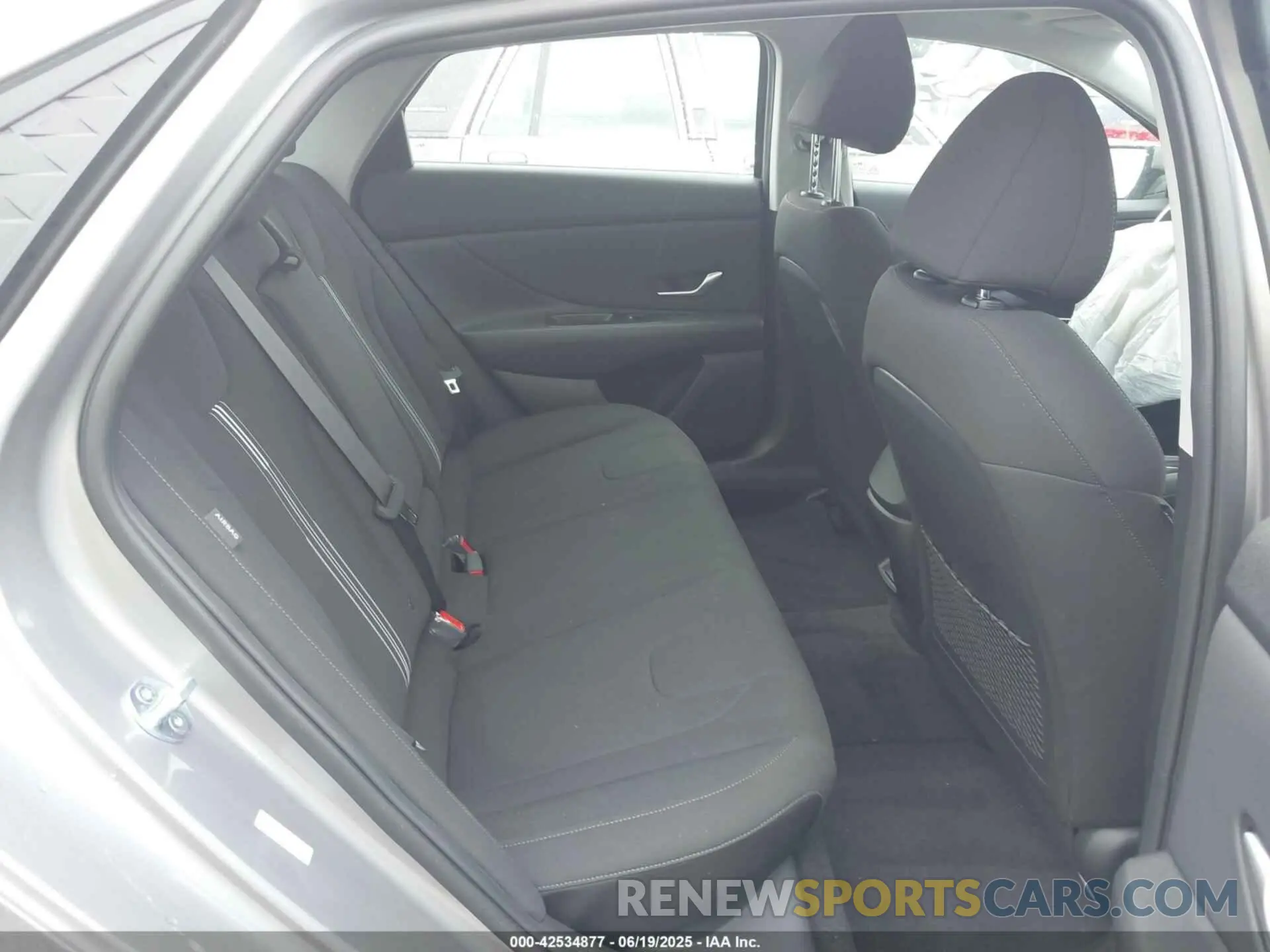 8 Photograph of a damaged car KMHLS4DGXSU860663 HYUNDAI ELANTRA 2025