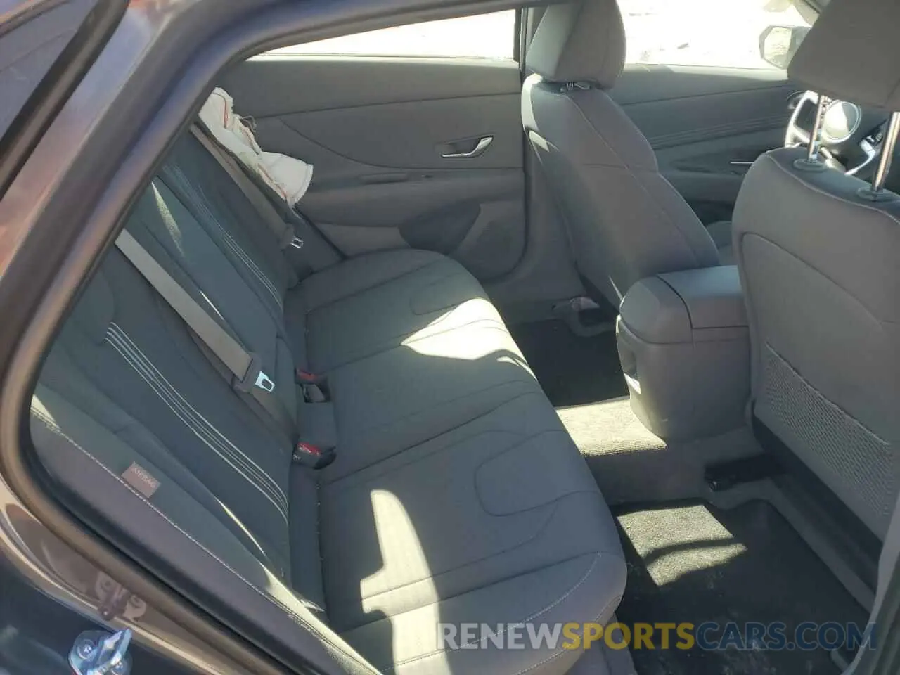 10 Photograph of a damaged car KMHLS4DGXSU895011 HYUNDAI ELANTRA 2025