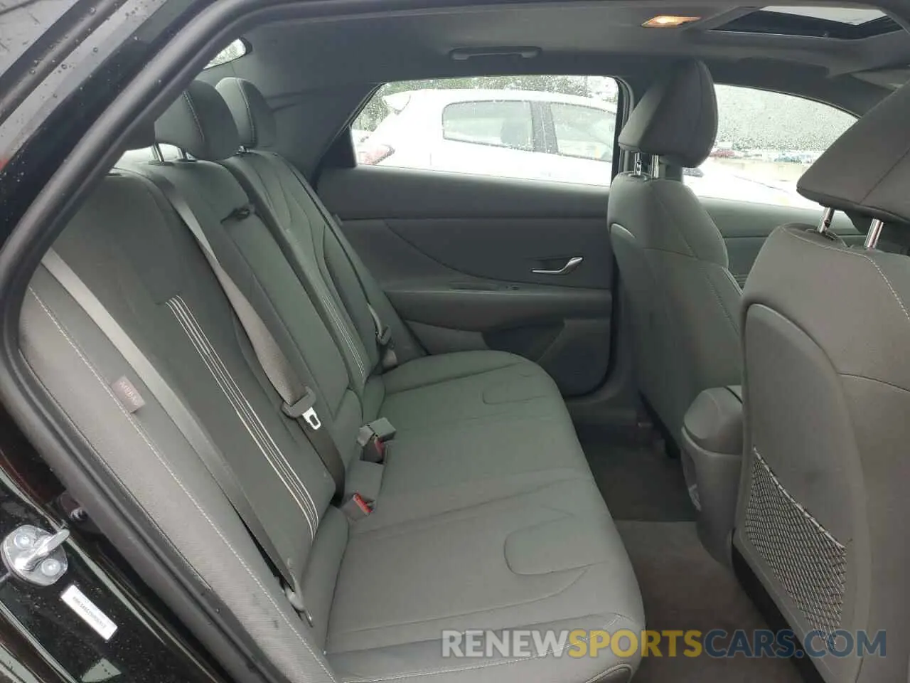 10 Photograph of a damaged car KMHLS4DGXSU935913 HYUNDAI ELANTRA 2025