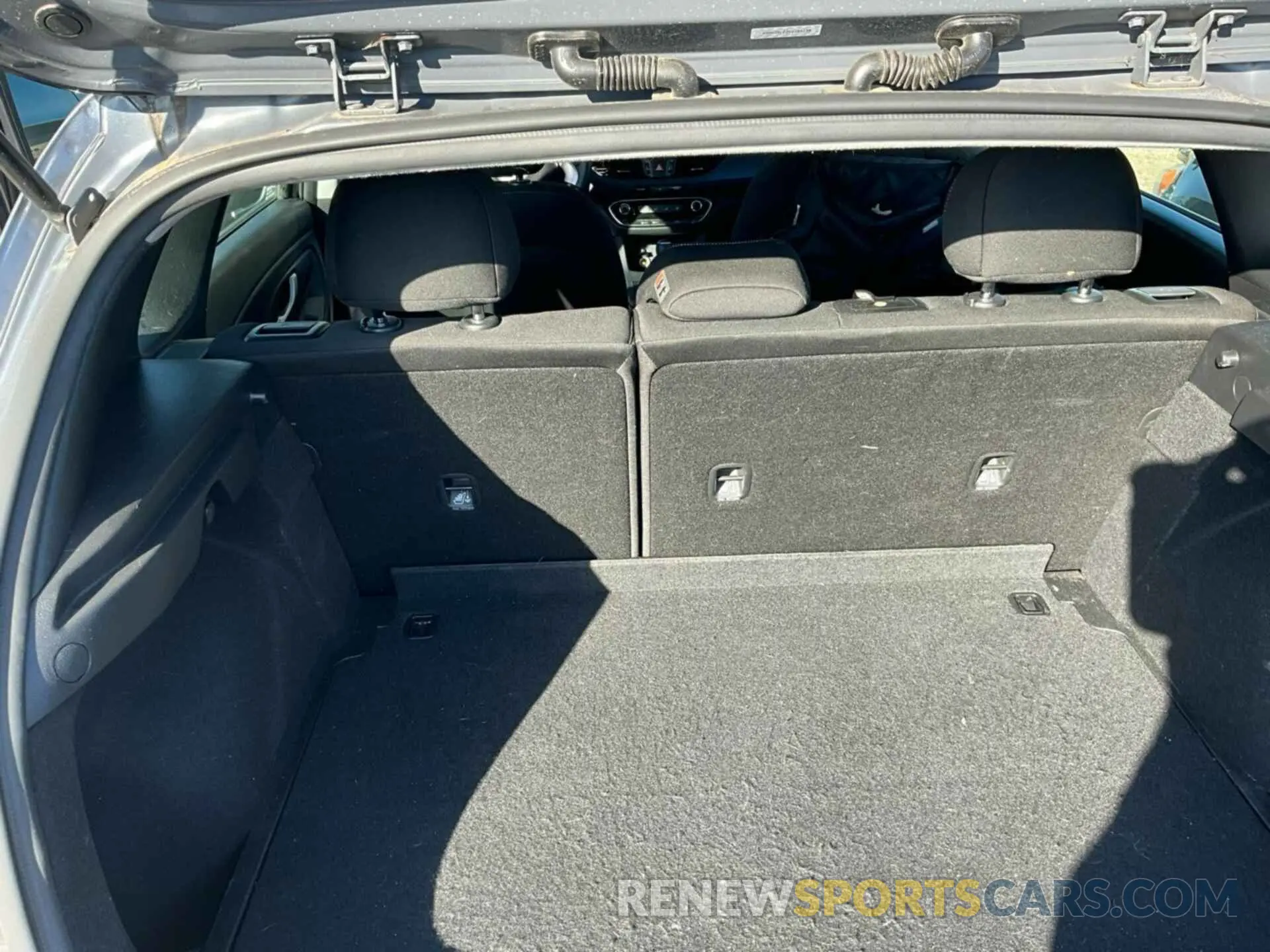 17 Photograph of a damaged car KMHH35LE2KU104138 HYUNDAI ELANTRA GT 2019
