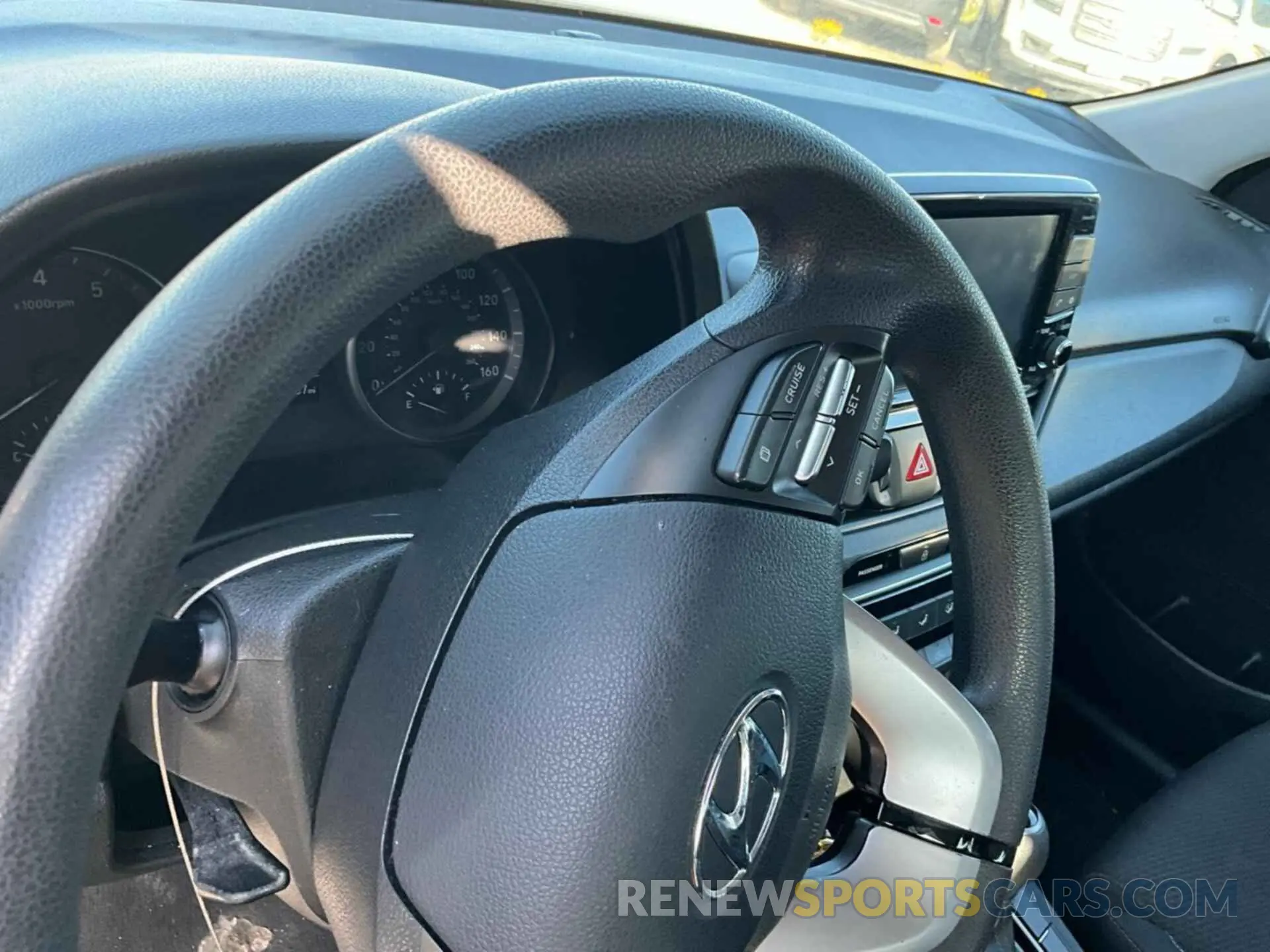 4 Photograph of a damaged car KMHH35LE2KU104138 HYUNDAI ELANTRA GT 2019