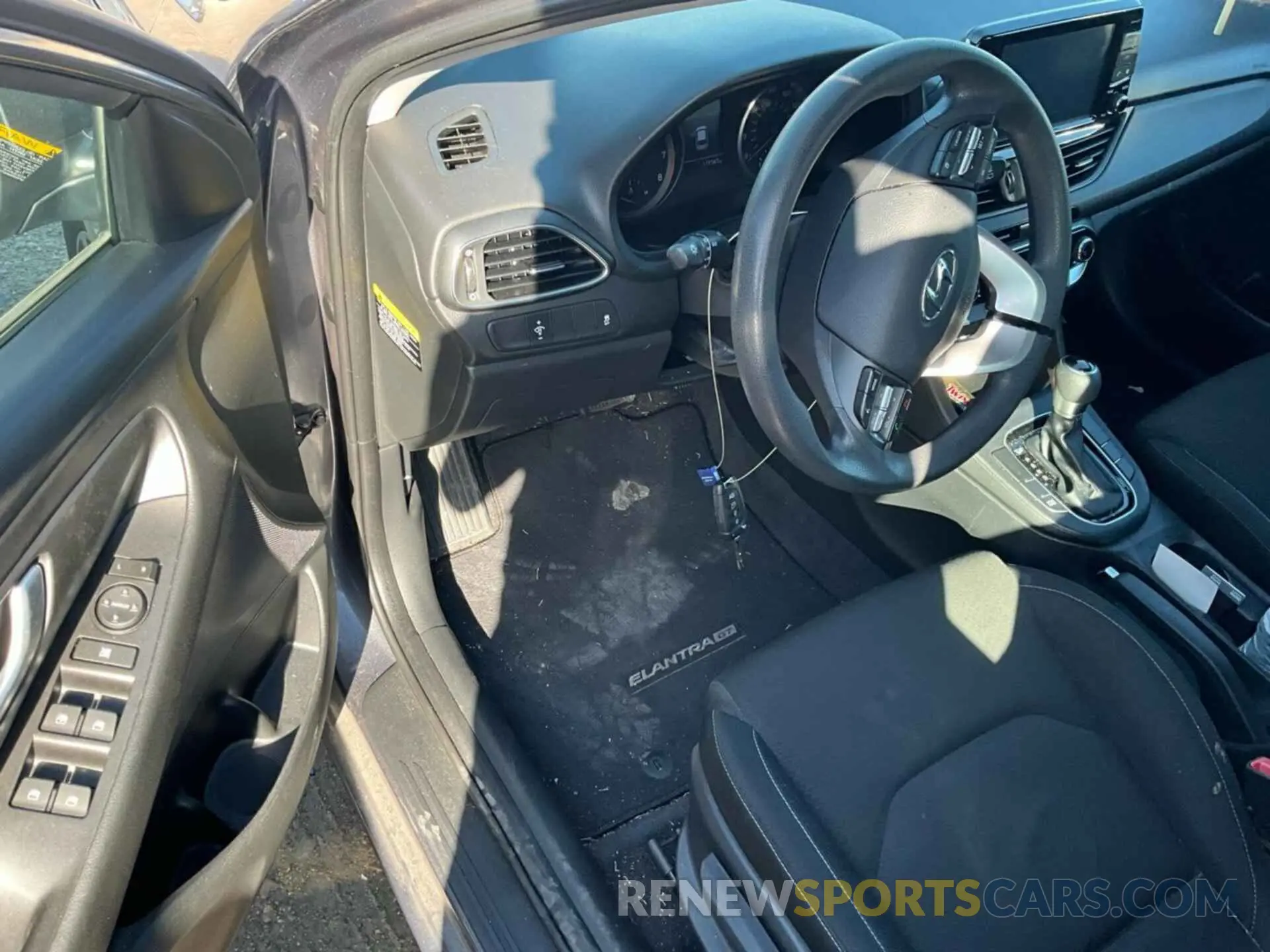 7 Photograph of a damaged car KMHH35LE2KU104138 HYUNDAI ELANTRA GT 2019