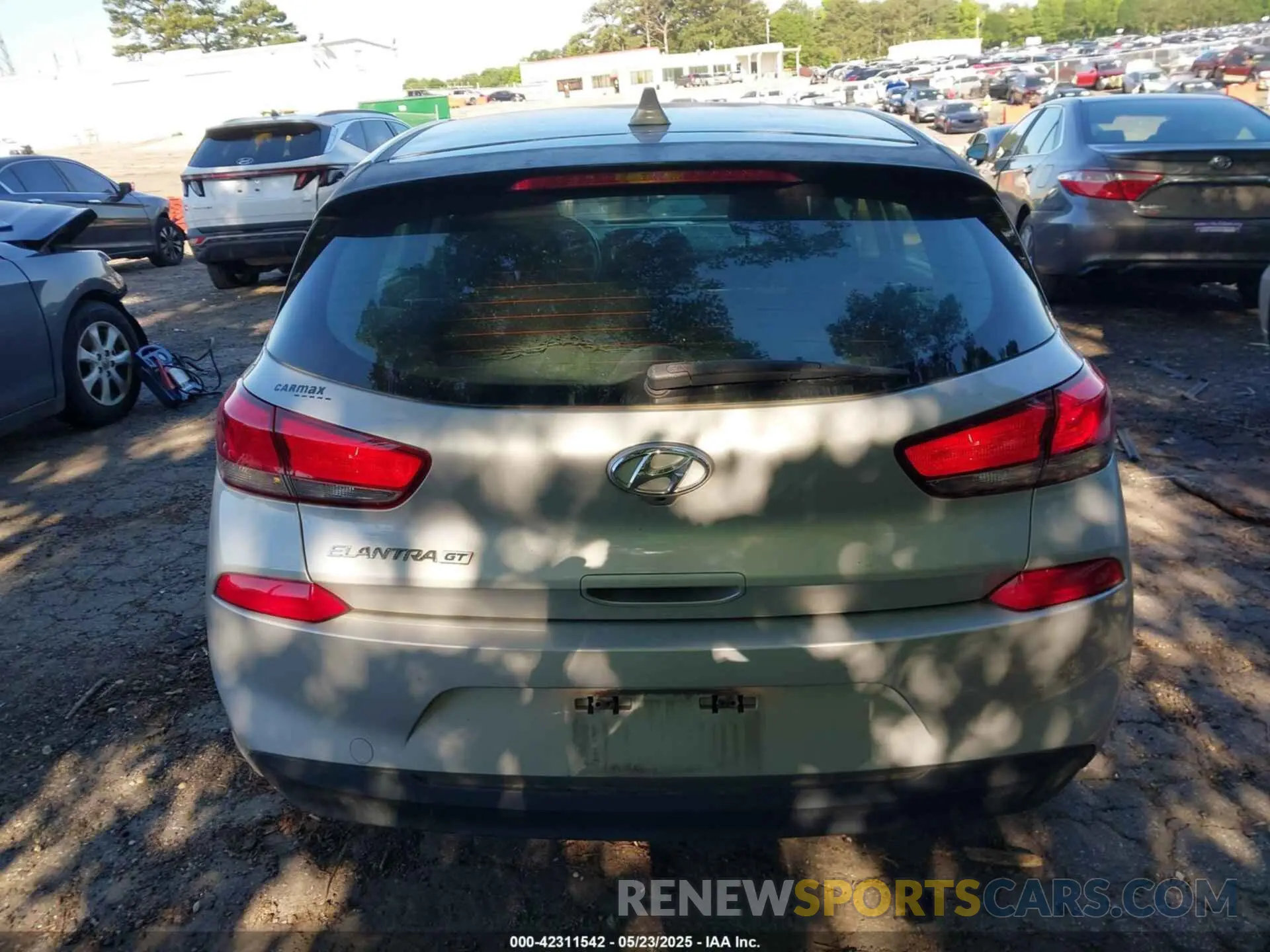 16 Photograph of a damaged car KMHH35LE3KU095045 HYUNDAI ELANTRA GT 2019