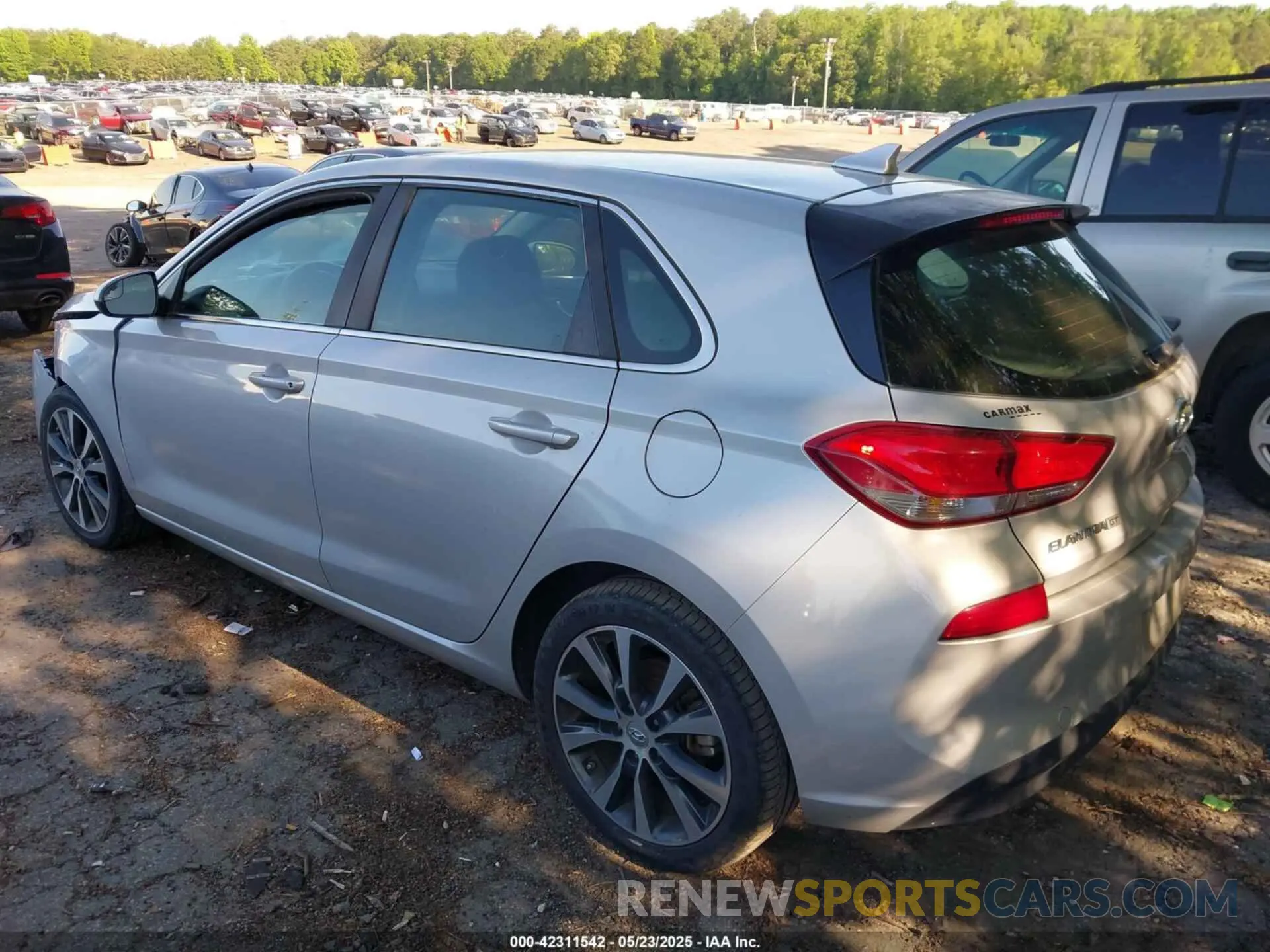 3 Photograph of a damaged car KMHH35LE3KU095045 HYUNDAI ELANTRA GT 2019