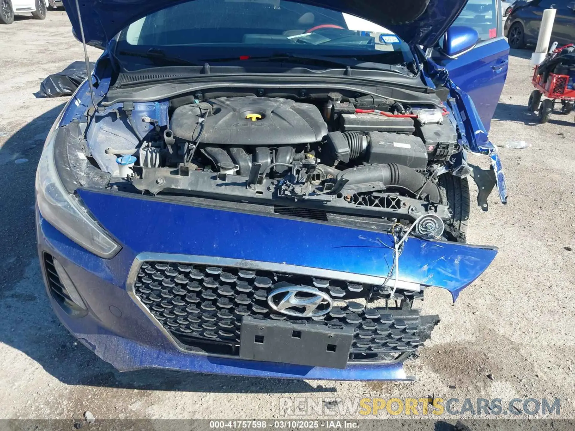 10 Photograph of a damaged car KMHH35LE4KU088198 HYUNDAI ELANTRA GT 2019