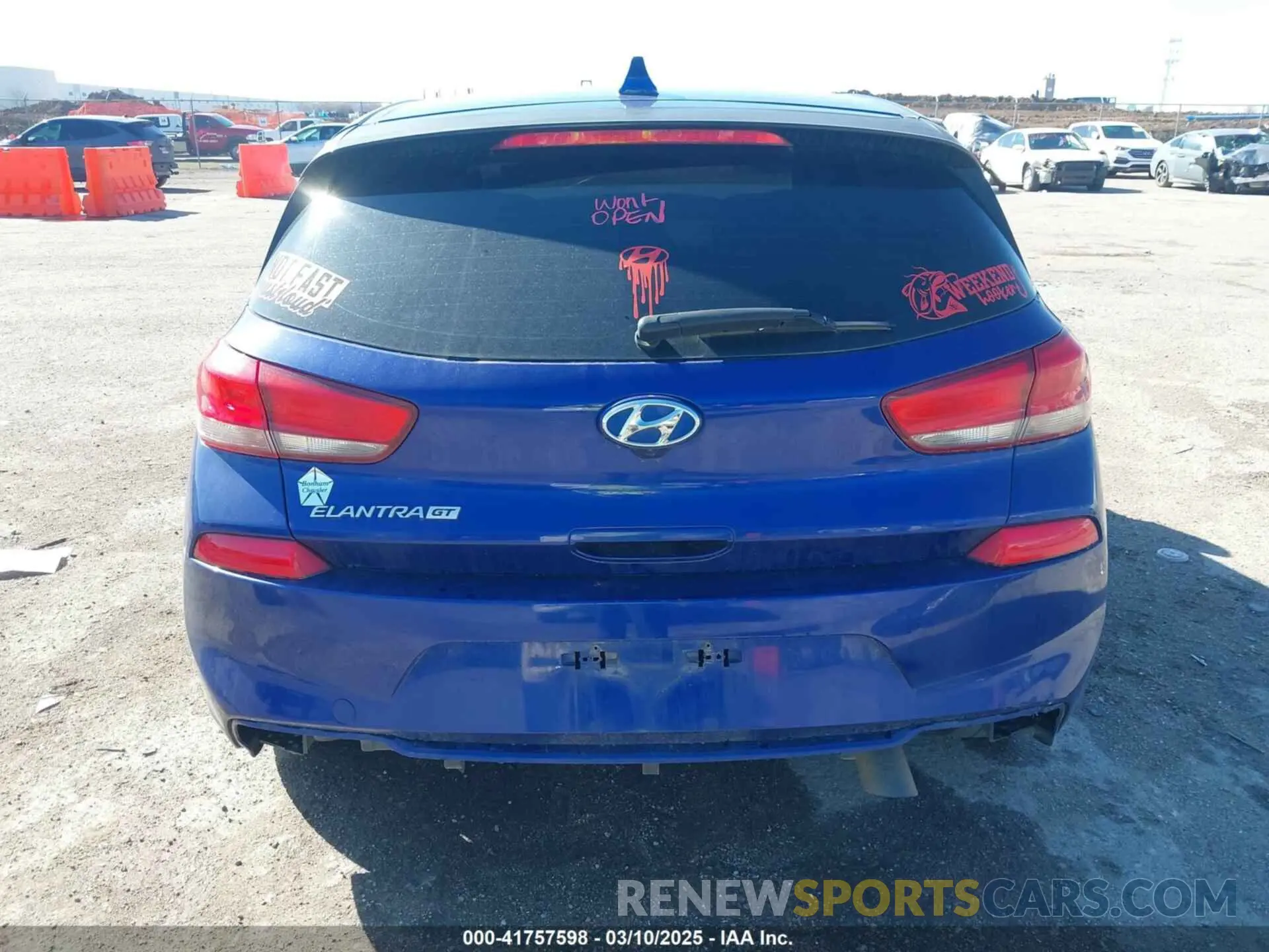 16 Photograph of a damaged car KMHH35LE4KU088198 HYUNDAI ELANTRA GT 2019