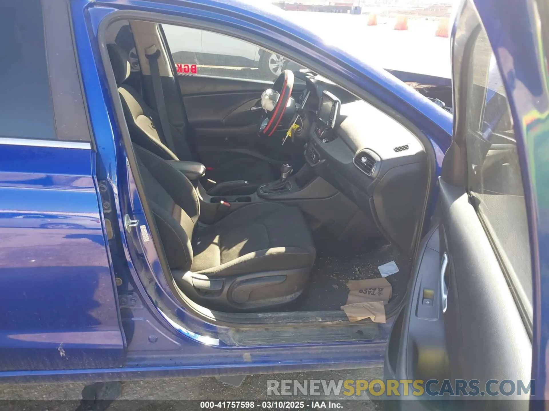 5 Photograph of a damaged car KMHH35LE4KU088198 HYUNDAI ELANTRA GT 2019