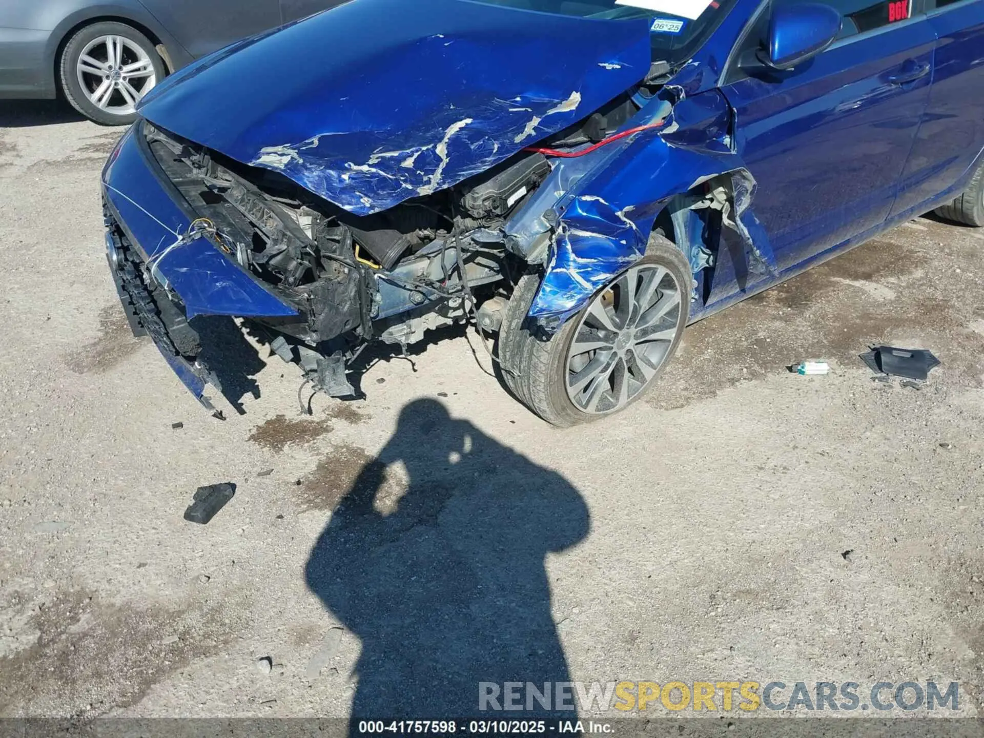 6 Photograph of a damaged car KMHH35LE4KU088198 HYUNDAI ELANTRA GT 2019