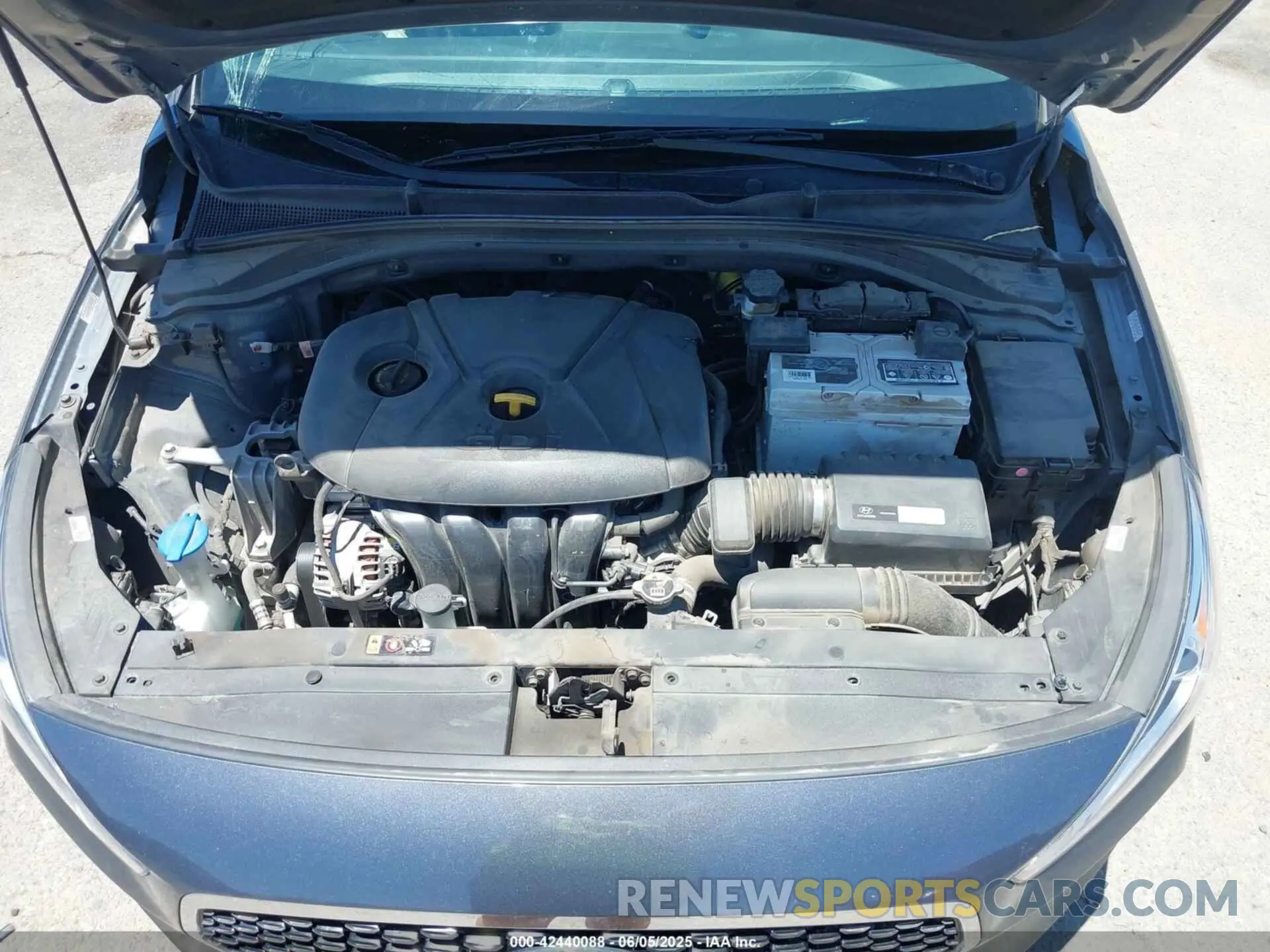 10 Photograph of a damaged car KMHH35LE6KU109519 HYUNDAI ELANTRA GT 2019