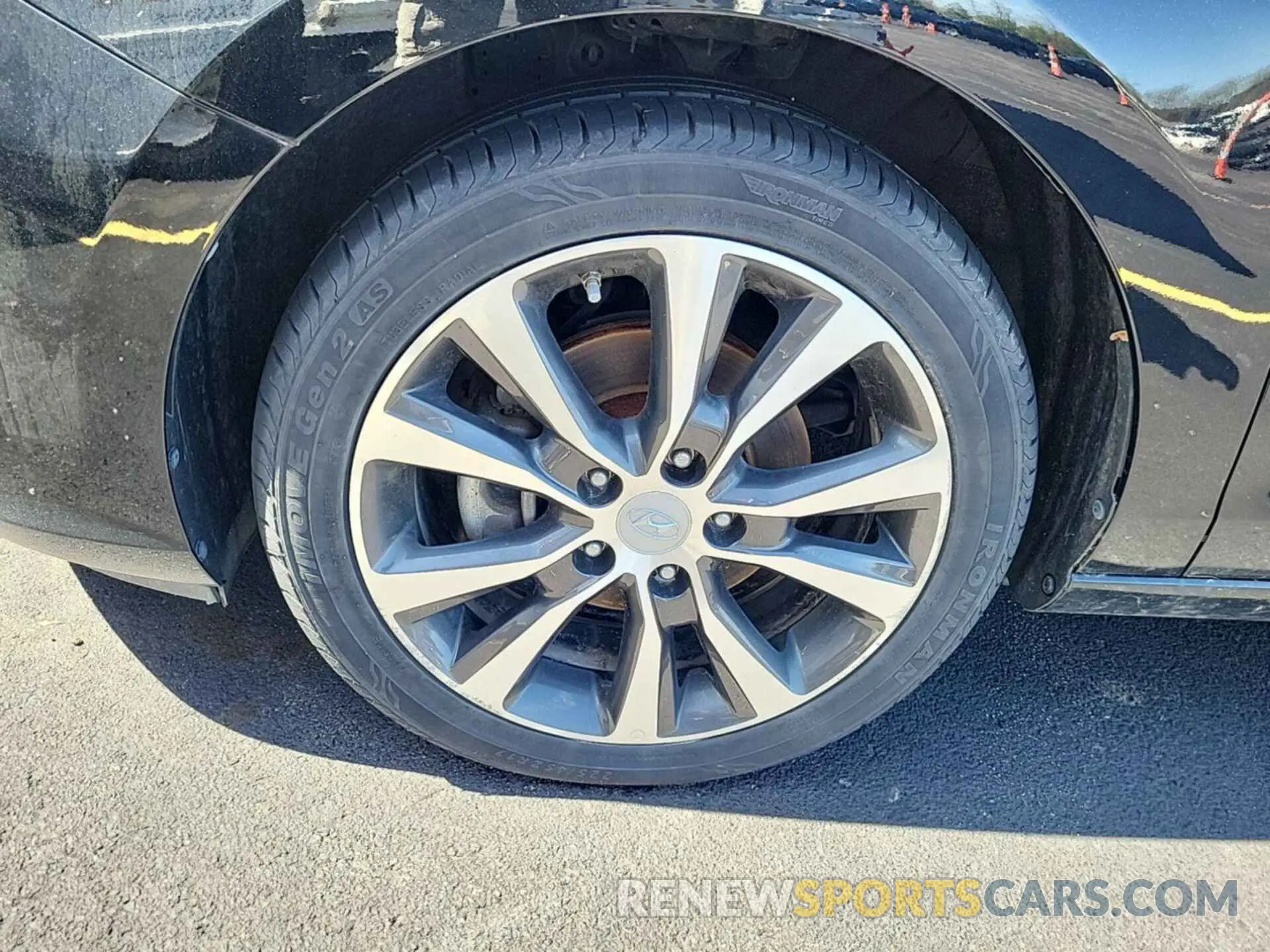 13 Photograph of a damaged car KMHH35LE9KU104055 HYUNDAI ELANTRA GT 2019