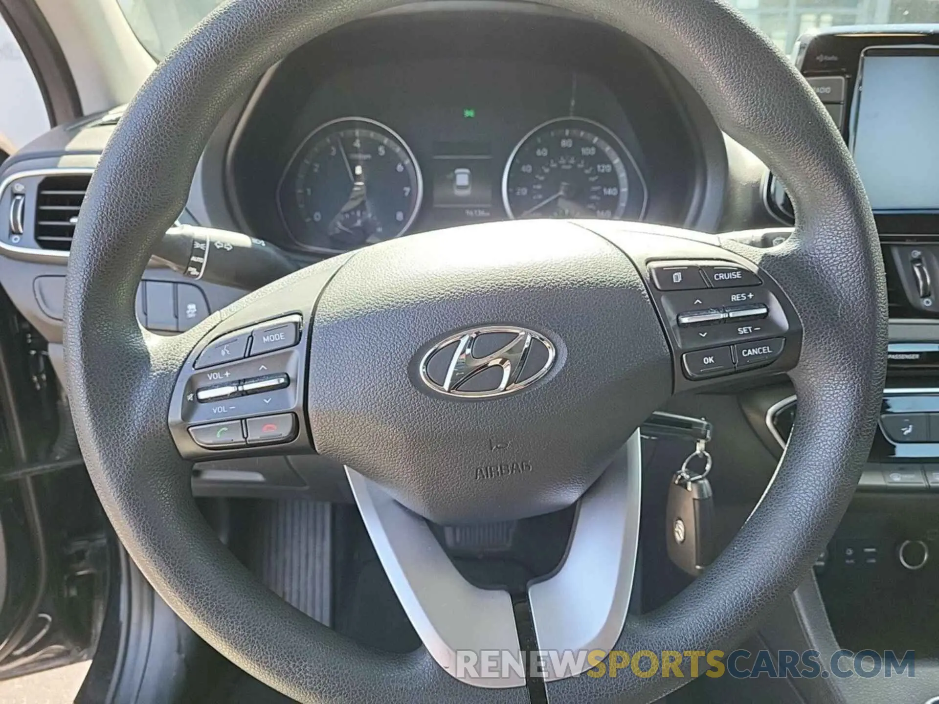 5 Photograph of a damaged car KMHH35LE9KU104055 HYUNDAI ELANTRA GT 2019