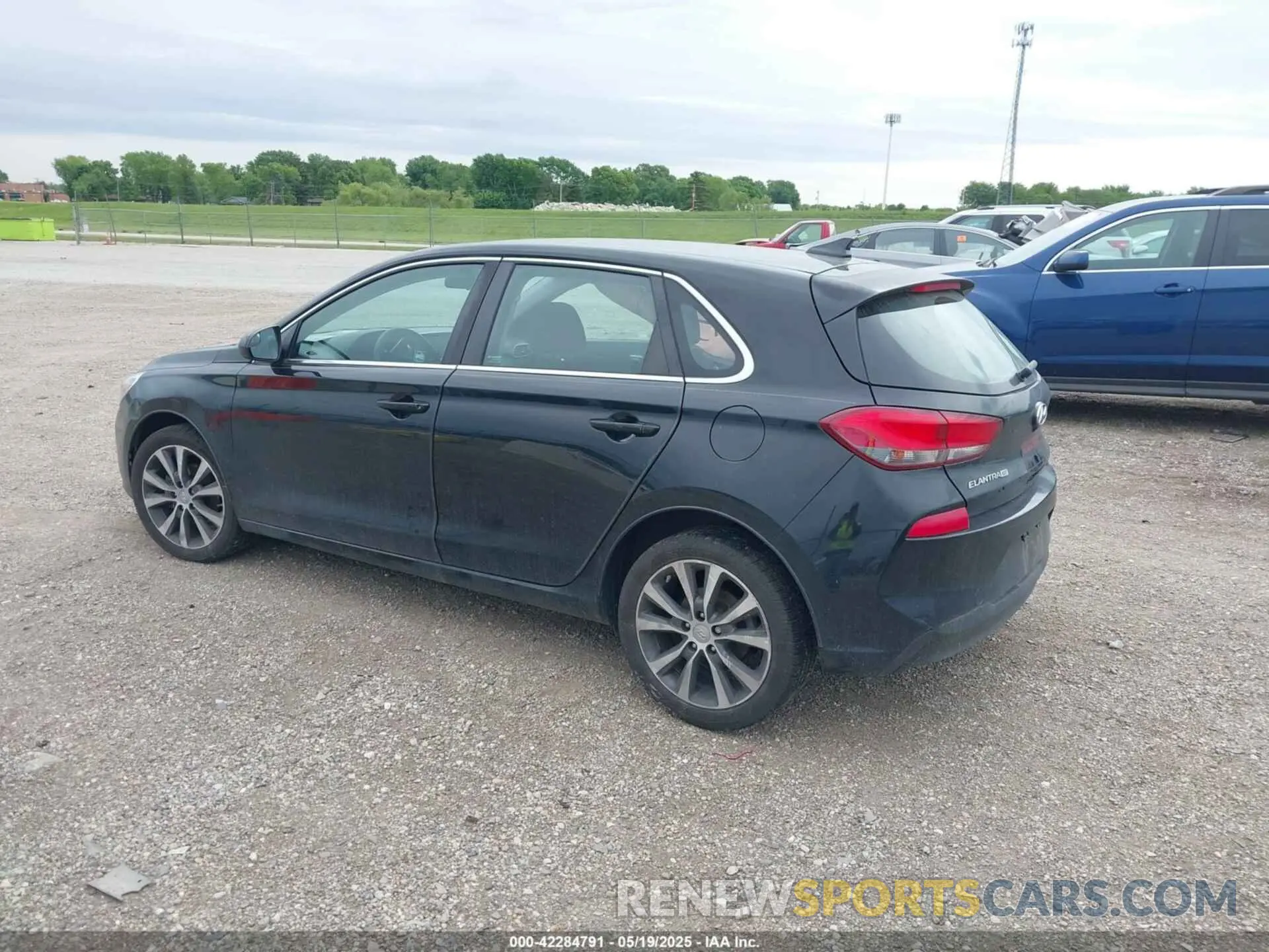 3 Photograph of a damaged car KMHH35LE9KU109353 HYUNDAI ELANTRA GT 2019