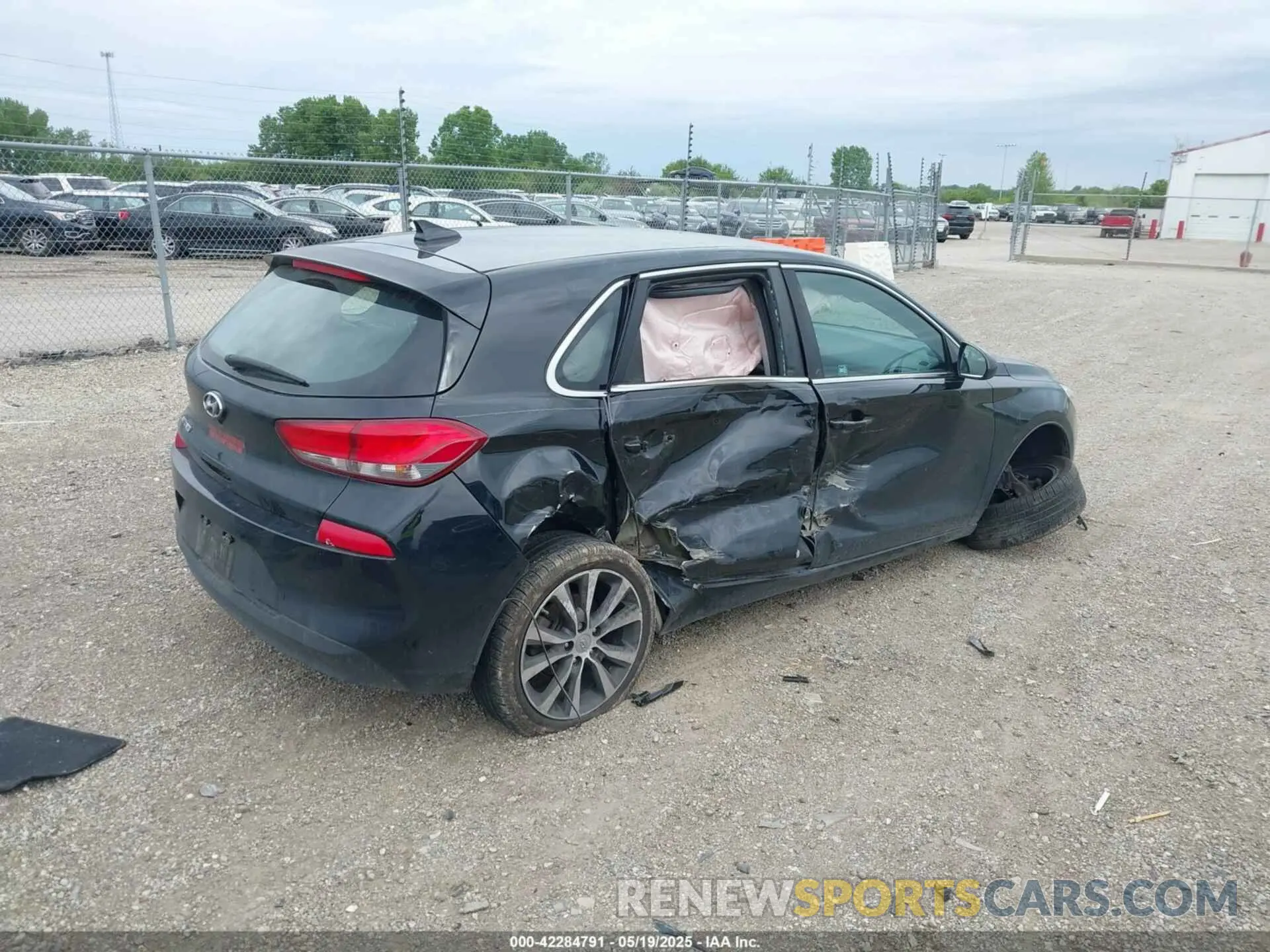 4 Photograph of a damaged car KMHH35LE9KU109353 HYUNDAI ELANTRA GT 2019