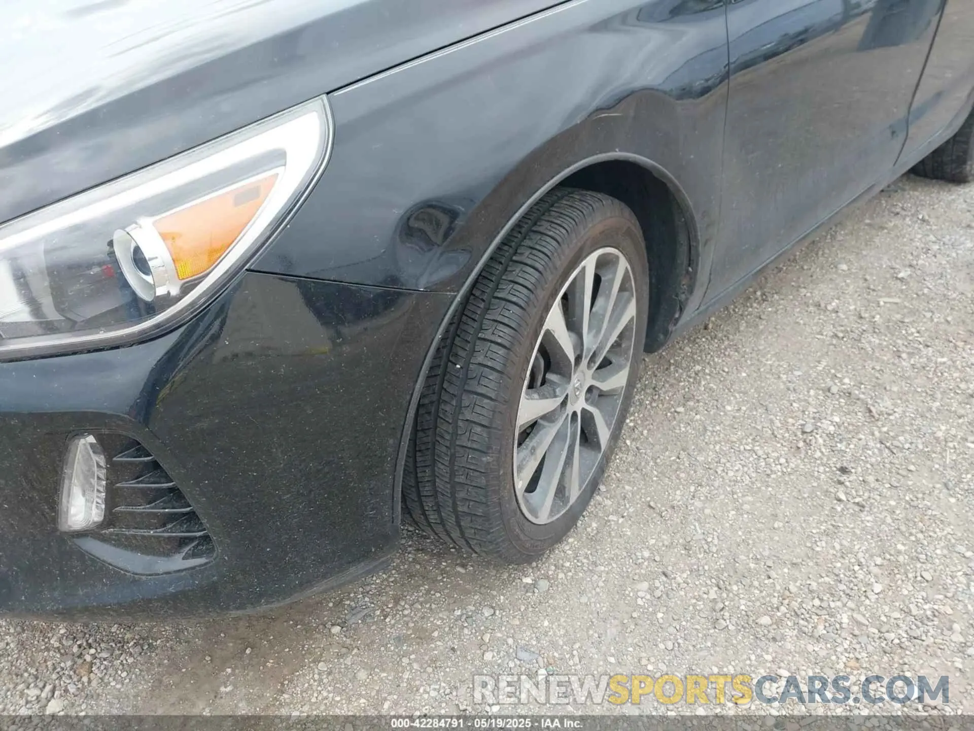 6 Photograph of a damaged car KMHH35LE9KU109353 HYUNDAI ELANTRA GT 2019