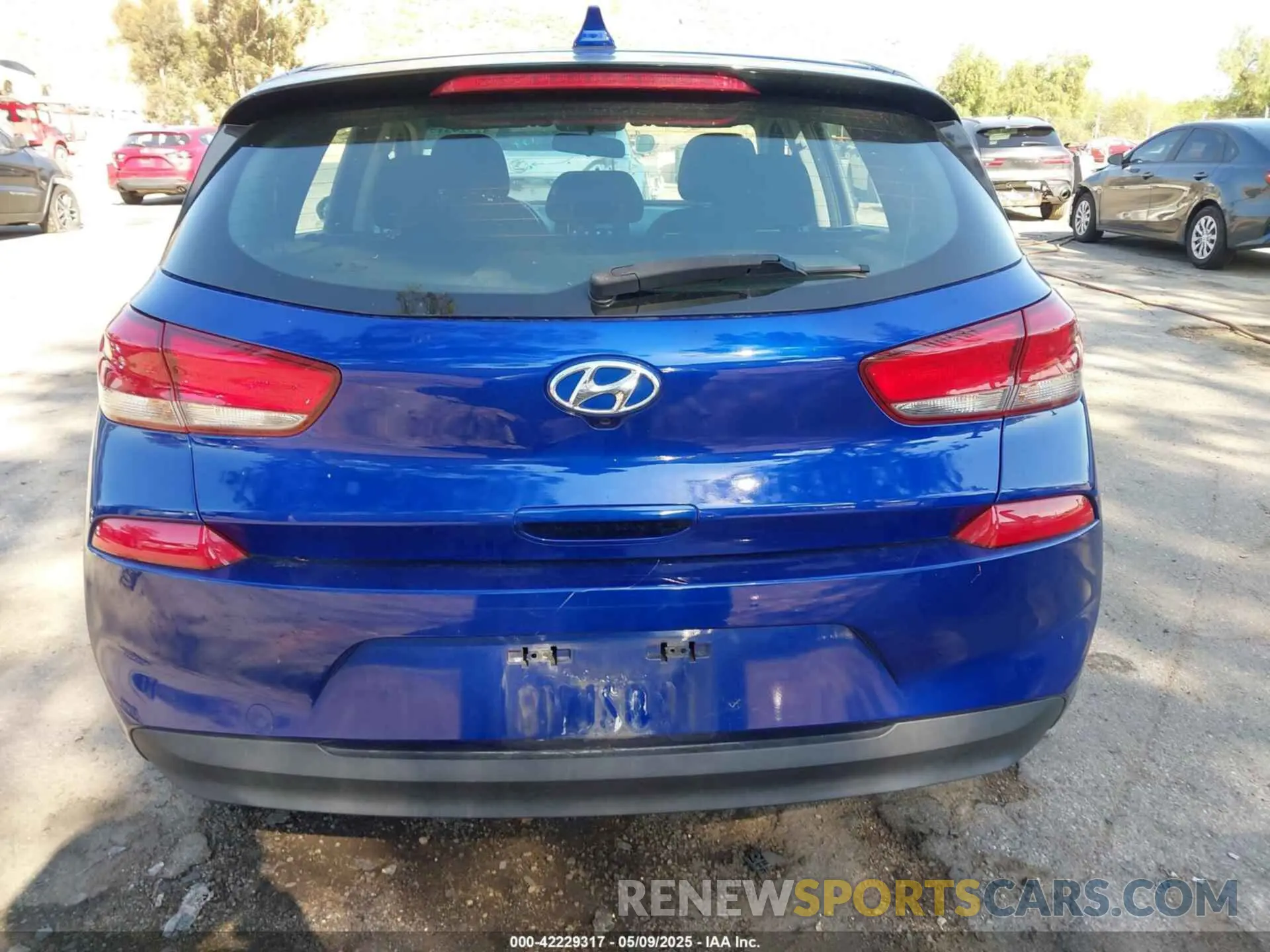 17 Photograph of a damaged car KMHH35LEXKU118532 HYUNDAI ELANTRA GT 2019