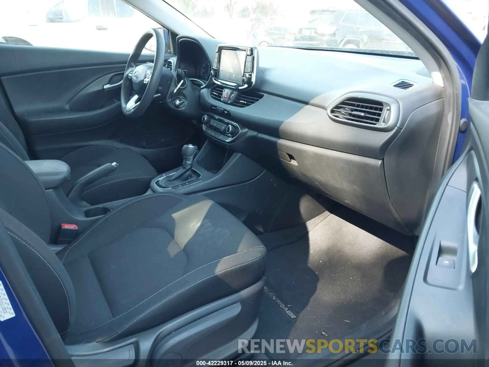 5 Photograph of a damaged car KMHH35LEXKU118532 HYUNDAI ELANTRA GT 2019