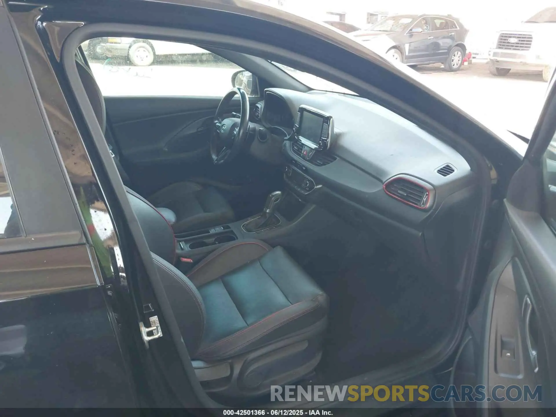 5 Photograph of a damaged car KMHH55LC9KU102007 HYUNDAI ELANTRA GT 2019