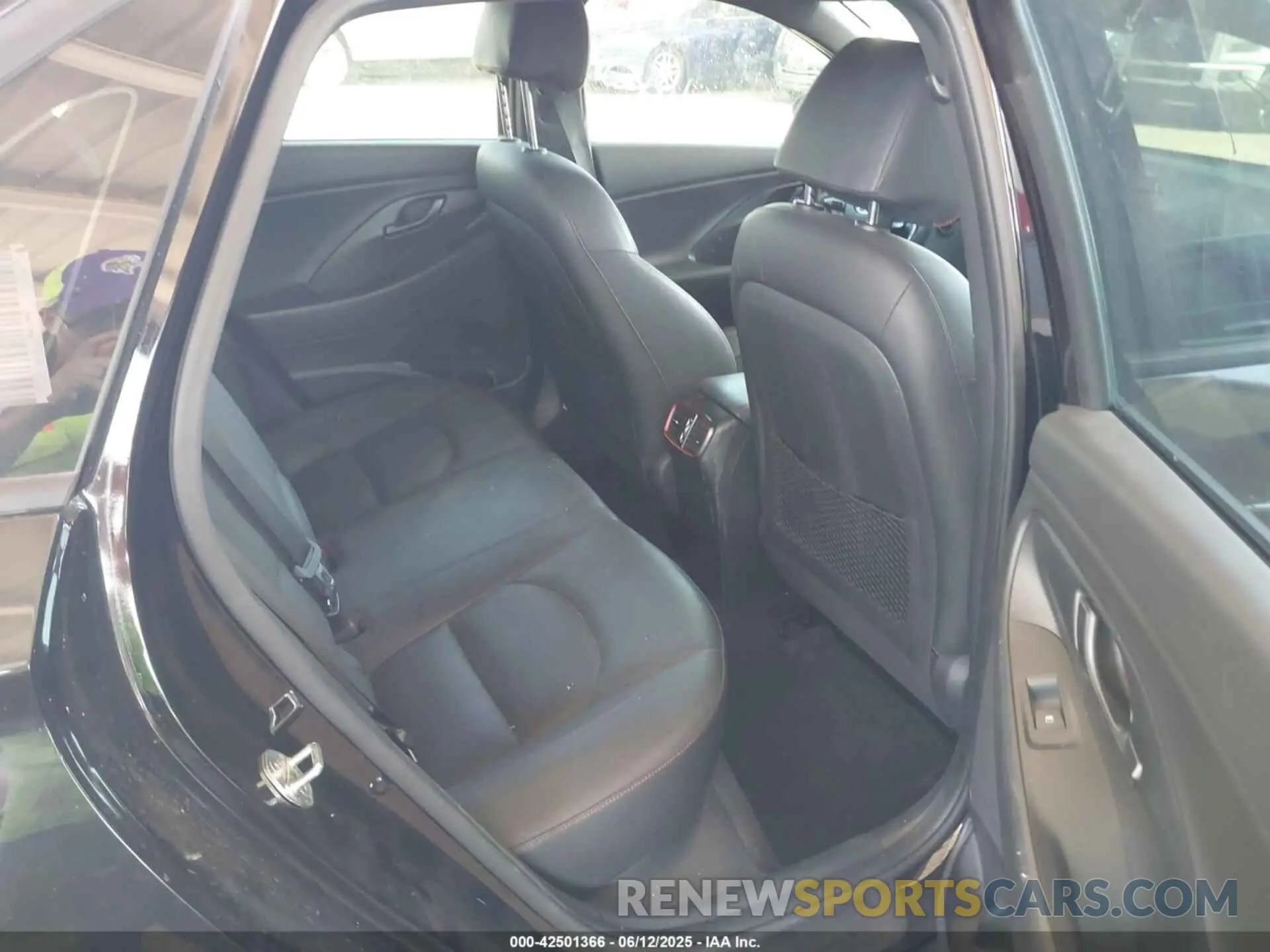 8 Photograph of a damaged car KMHH55LC9KU102007 HYUNDAI ELANTRA GT 2019