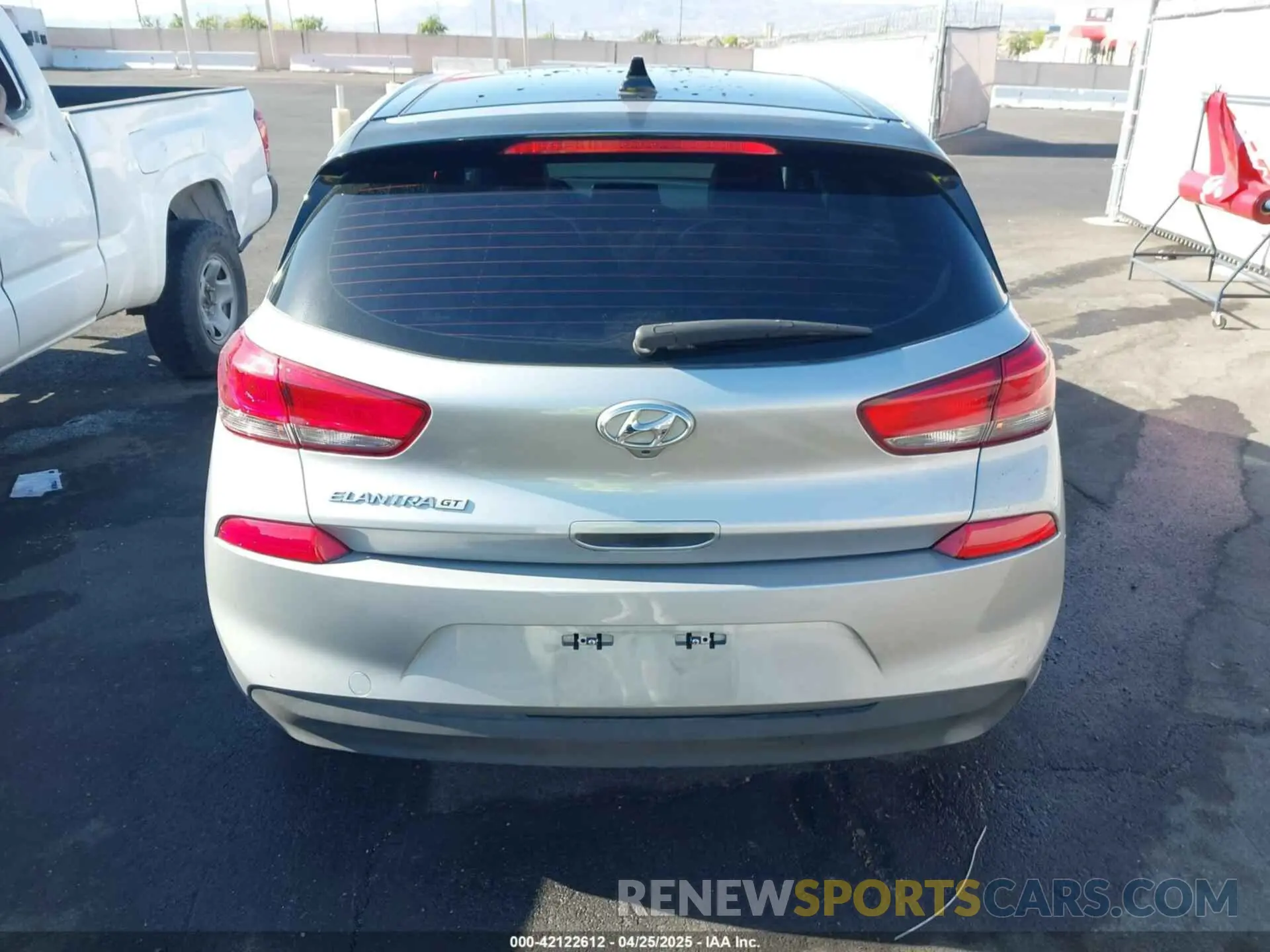 16 Photograph of a damaged car KMHH35LE2LU123905 HYUNDAI ELANTRA GT 2020