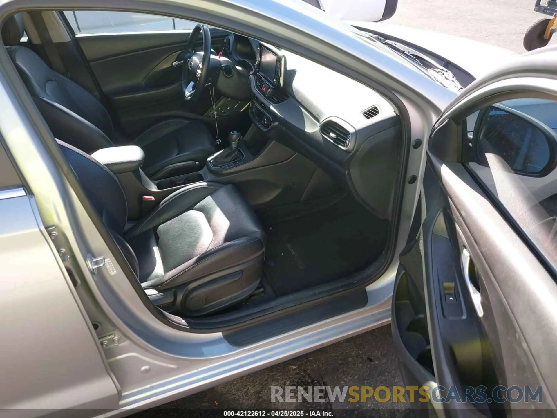 5 Photograph of a damaged car KMHH35LE2LU123905 HYUNDAI ELANTRA GT 2020
