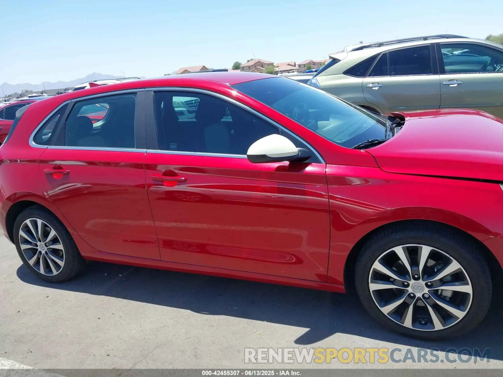 14 Photograph of a damaged car KMHH35LE4LU129737 HYUNDAI ELANTRA GT 2020
