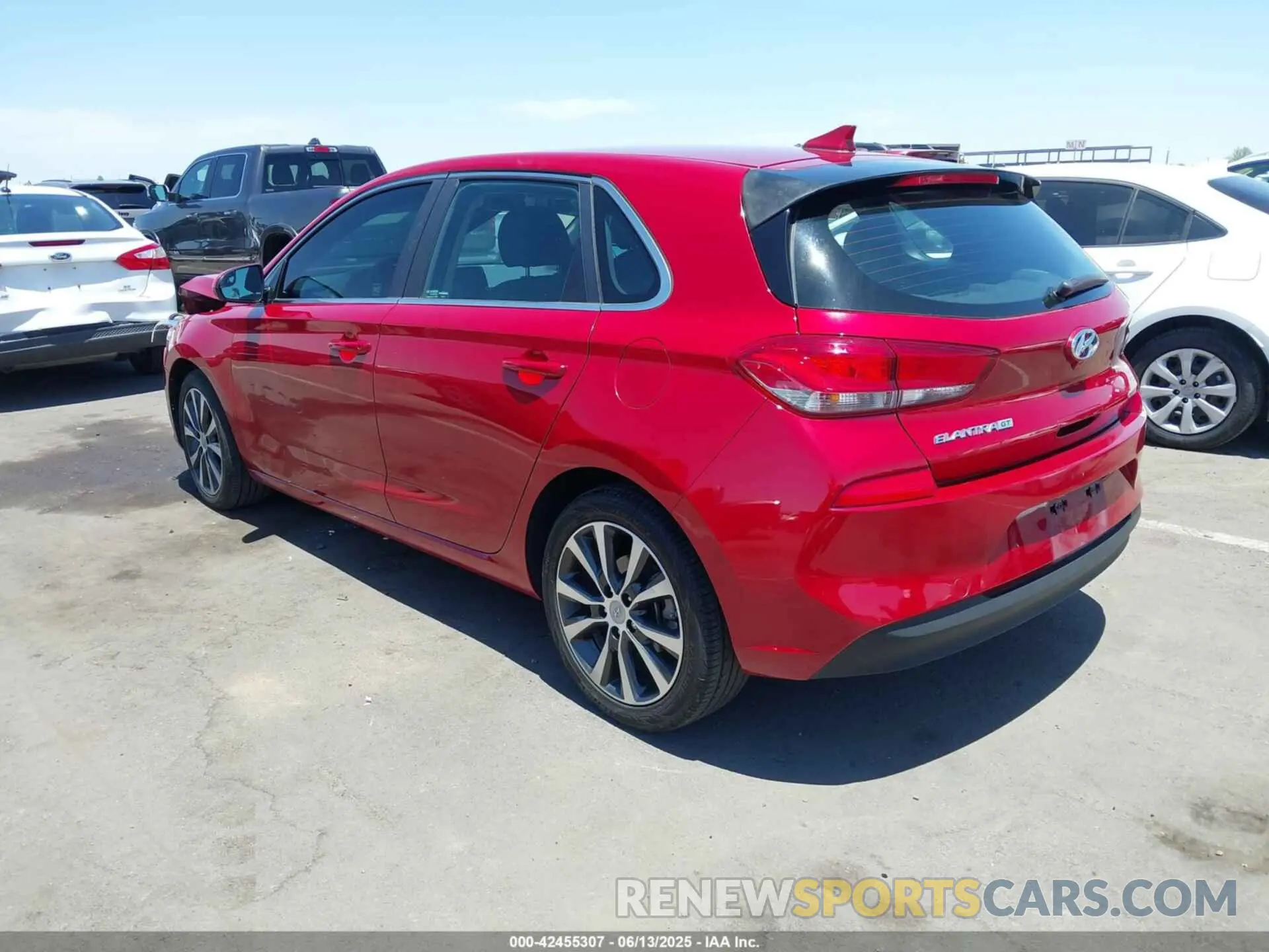 3 Photograph of a damaged car KMHH35LE4LU129737 HYUNDAI ELANTRA GT 2020