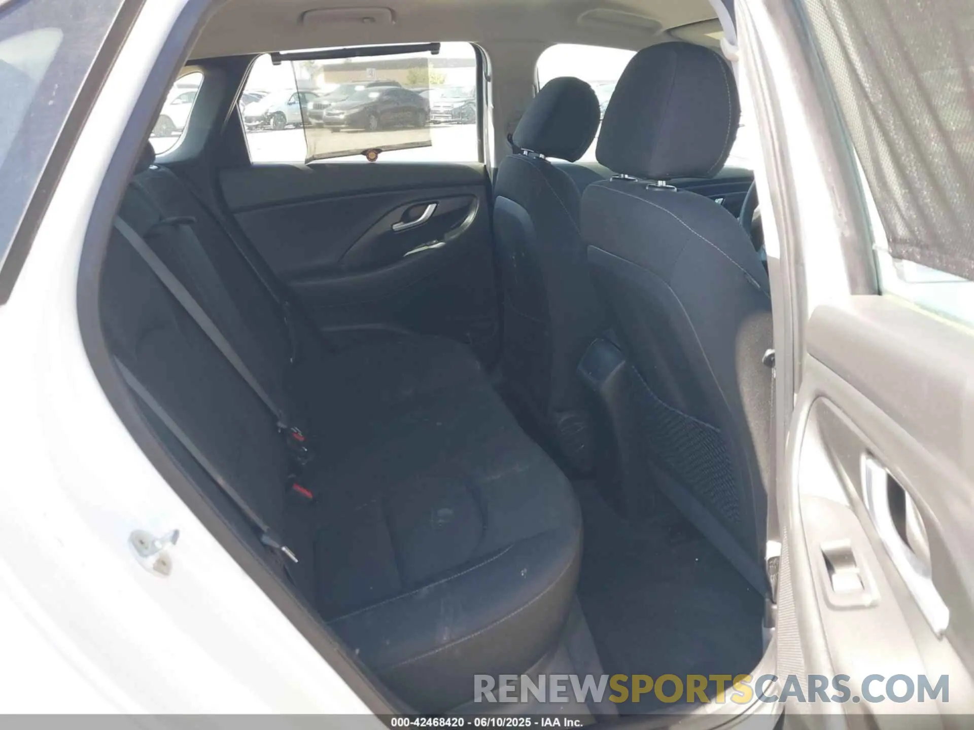 8 Photograph of a damaged car KMHH35LE4LU146134 HYUNDAI ELANTRA GT 2020