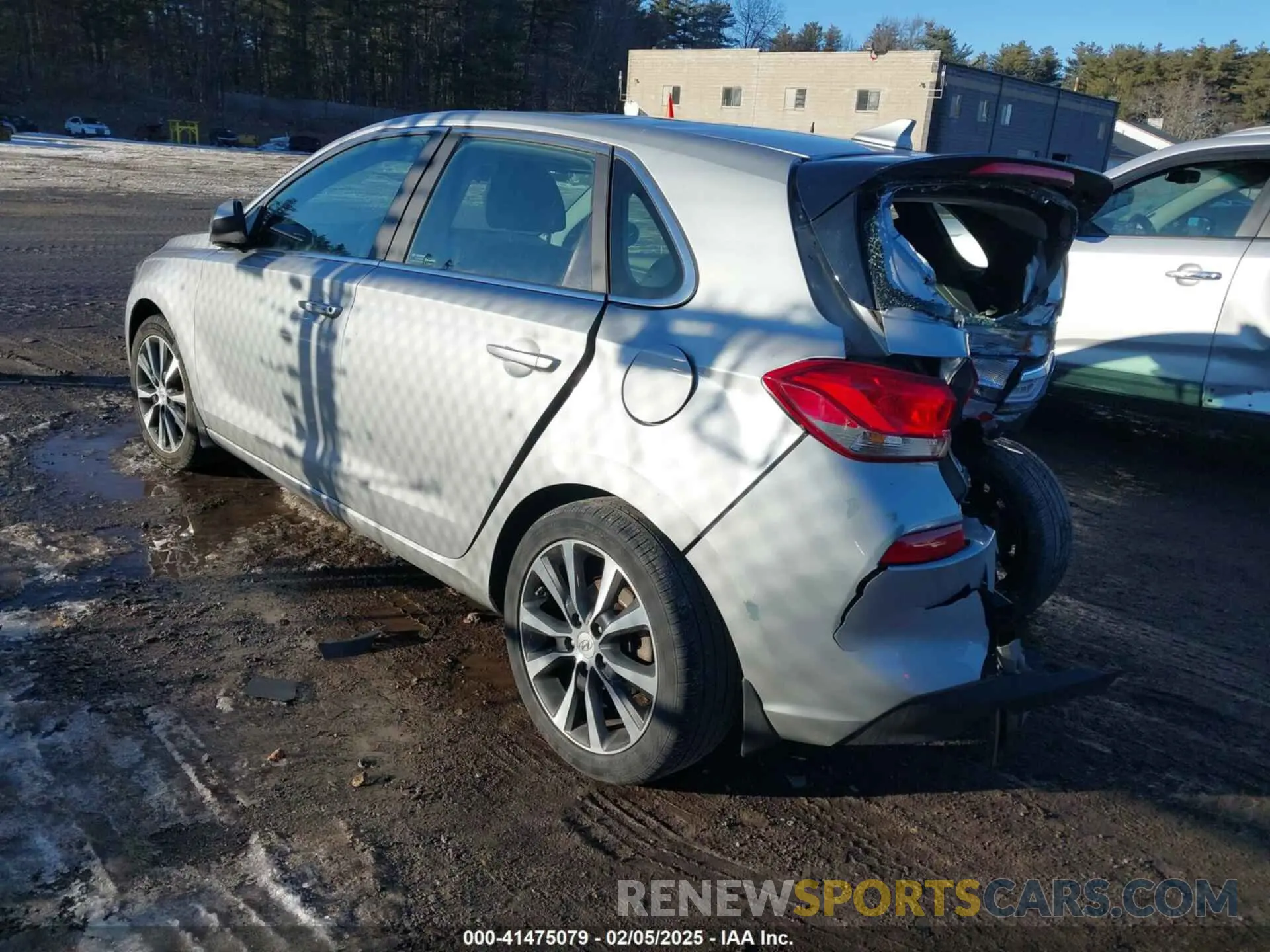 3 Photograph of a damaged car KMHH35LE7LU127402 HYUNDAI ELANTRA GT 2020
