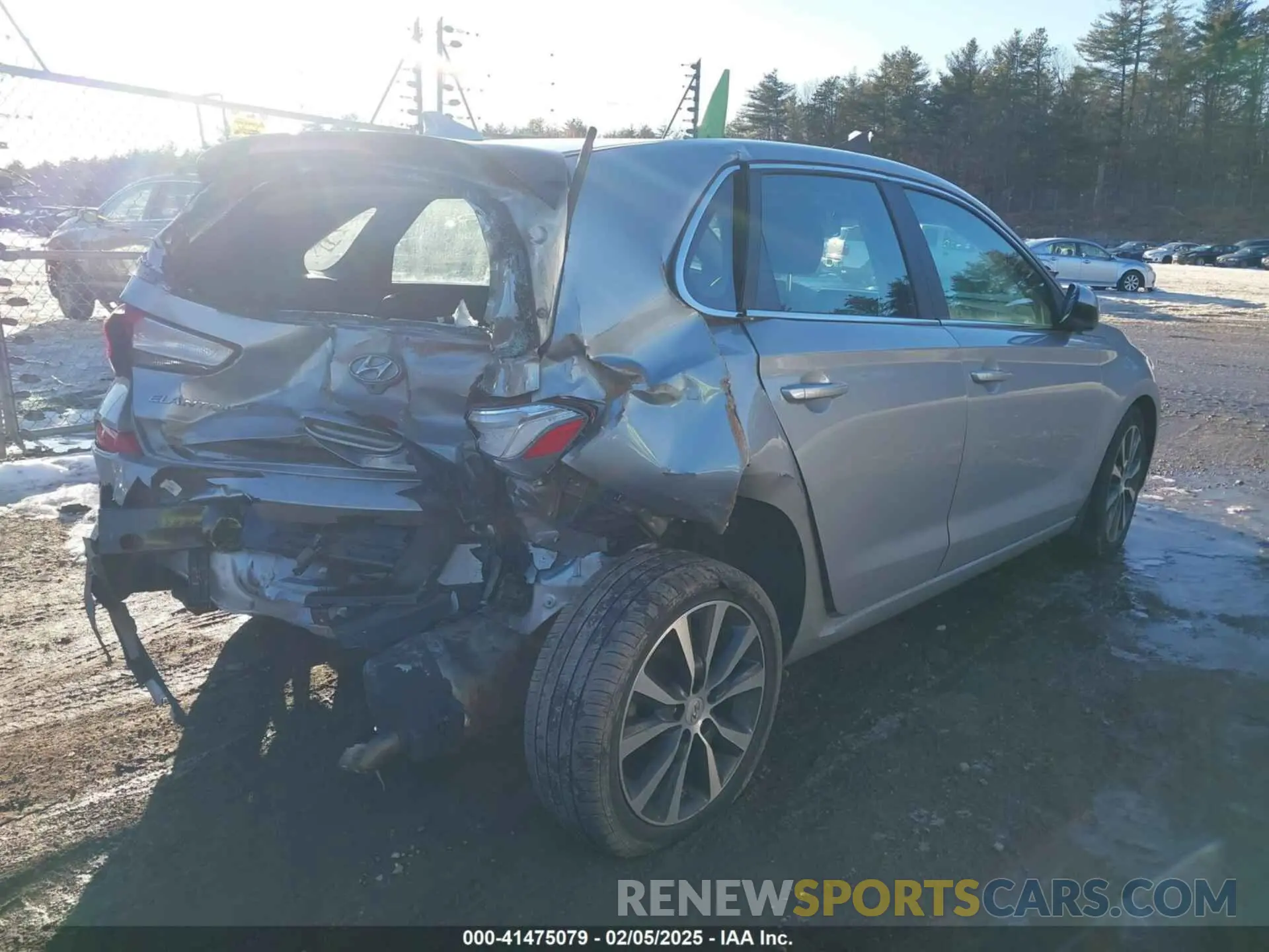 4 Photograph of a damaged car KMHH35LE7LU127402 HYUNDAI ELANTRA GT 2020