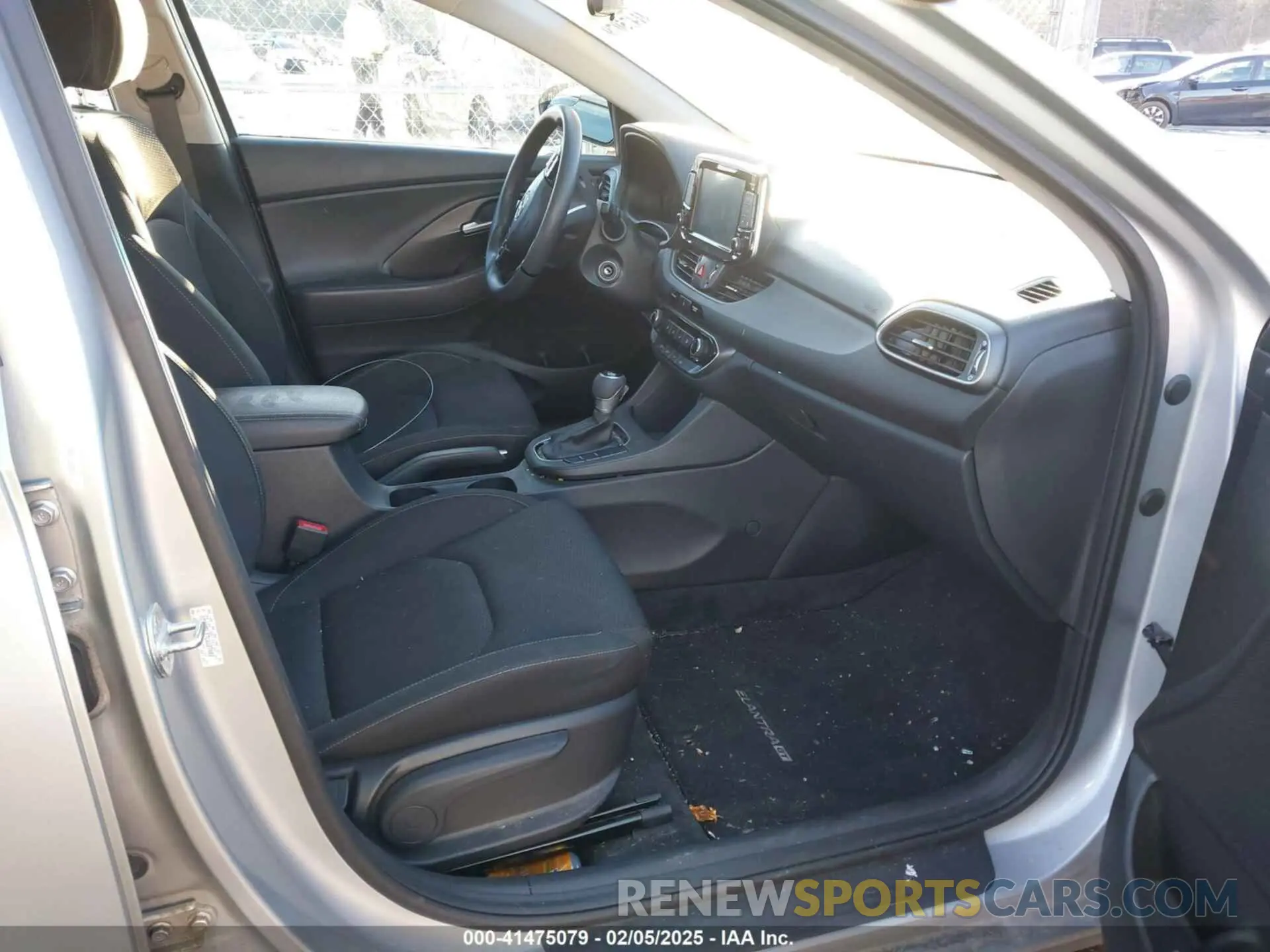 5 Photograph of a damaged car KMHH35LE7LU127402 HYUNDAI ELANTRA GT 2020