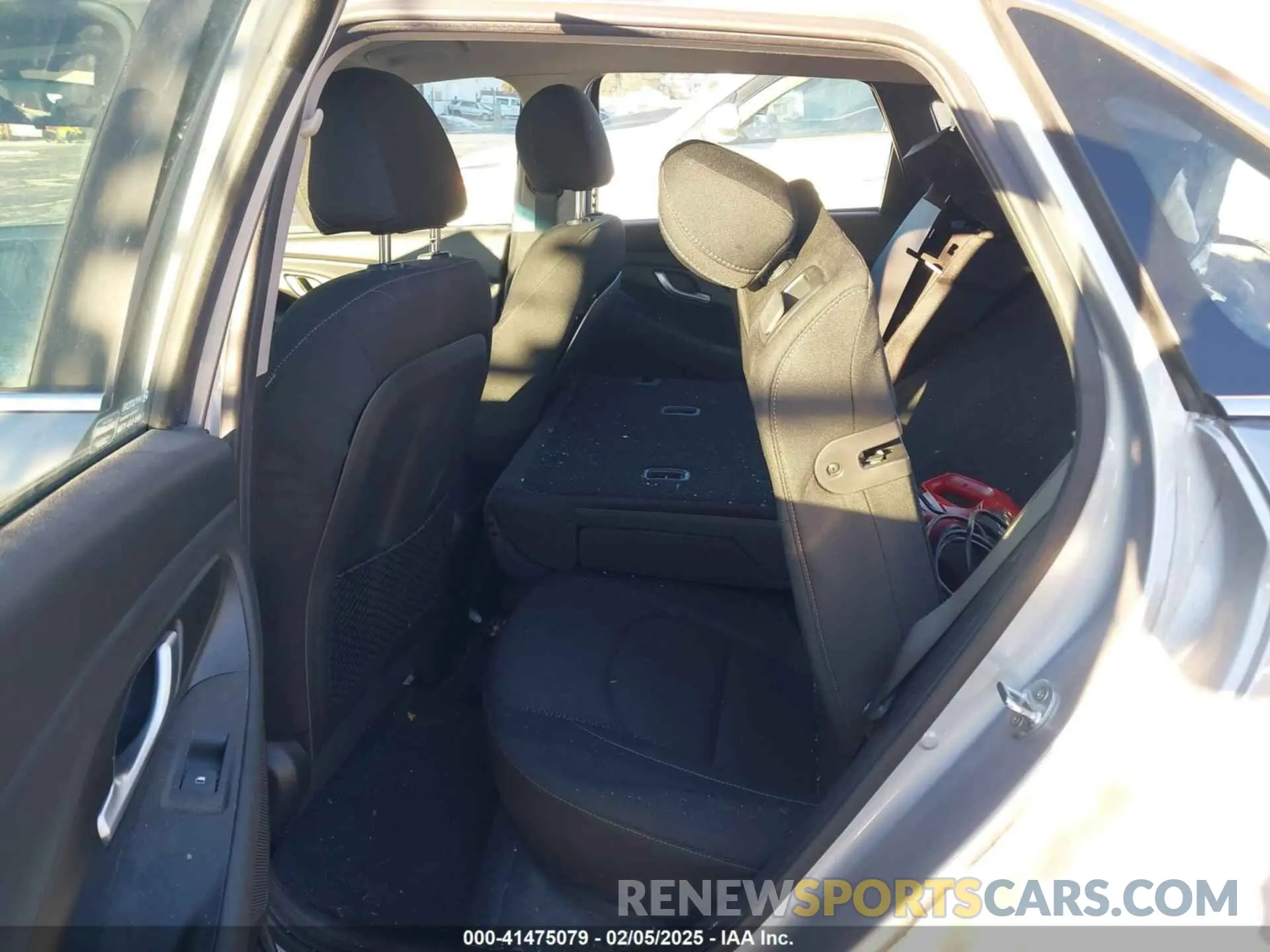 8 Photograph of a damaged car KMHH35LE7LU127402 HYUNDAI ELANTRA GT 2020