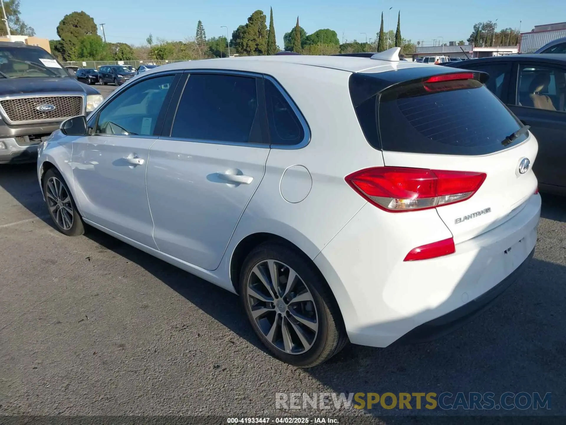 3 Photograph of a damaged car KMHH35LE8LU121513 HYUNDAI ELANTRA GT 2020