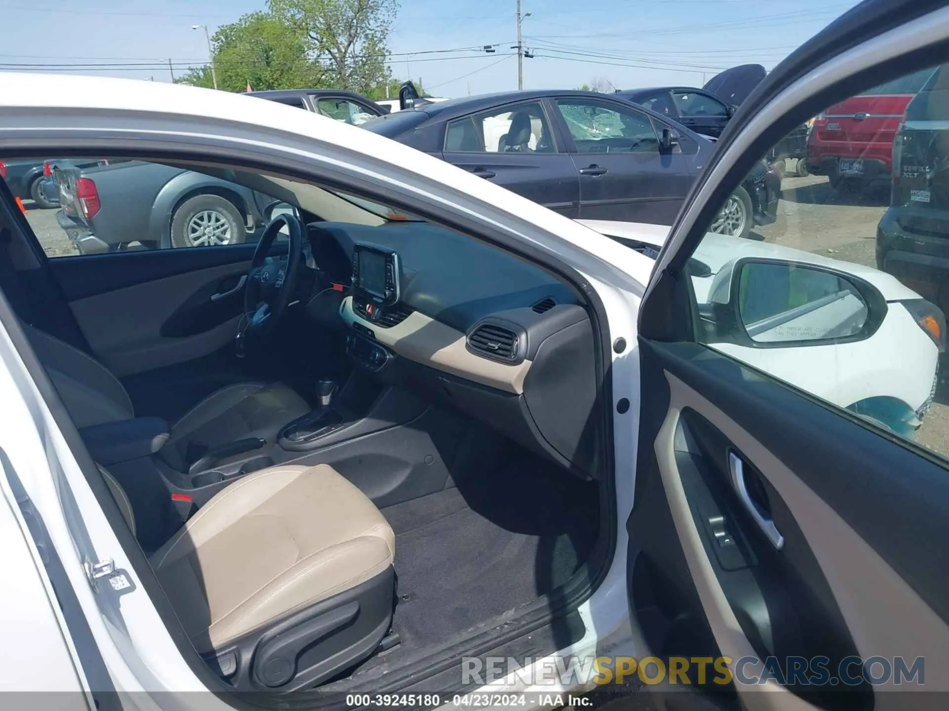 5 Photograph of a damaged car KMHH35LEXLU145974 HYUNDAI ELANTRA GT 2020