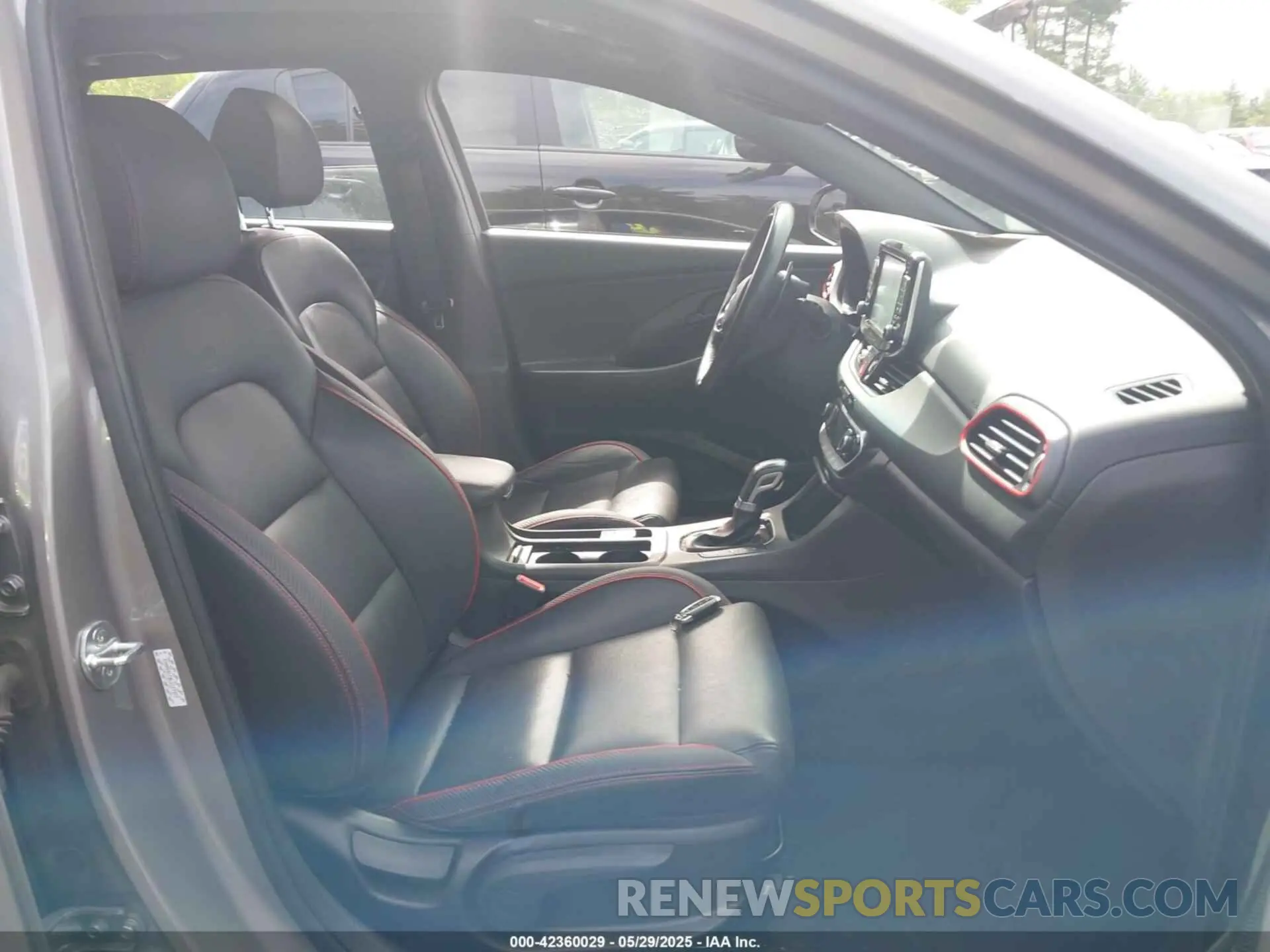 5 Photograph of a damaged car KMHH55LC0LU127377 HYUNDAI ELANTRA GT 2020