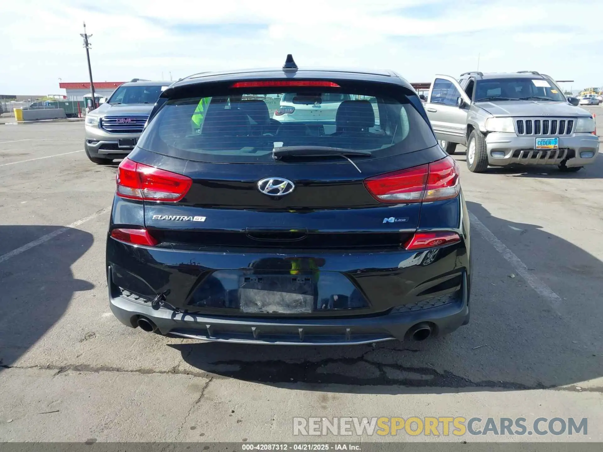17 Photograph of a damaged car KMHH55LC0LU135575 HYUNDAI ELANTRA GT 2020