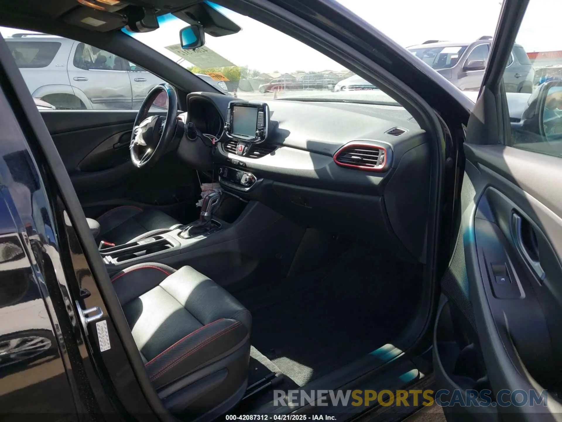 5 Photograph of a damaged car KMHH55LC0LU135575 HYUNDAI ELANTRA GT 2020