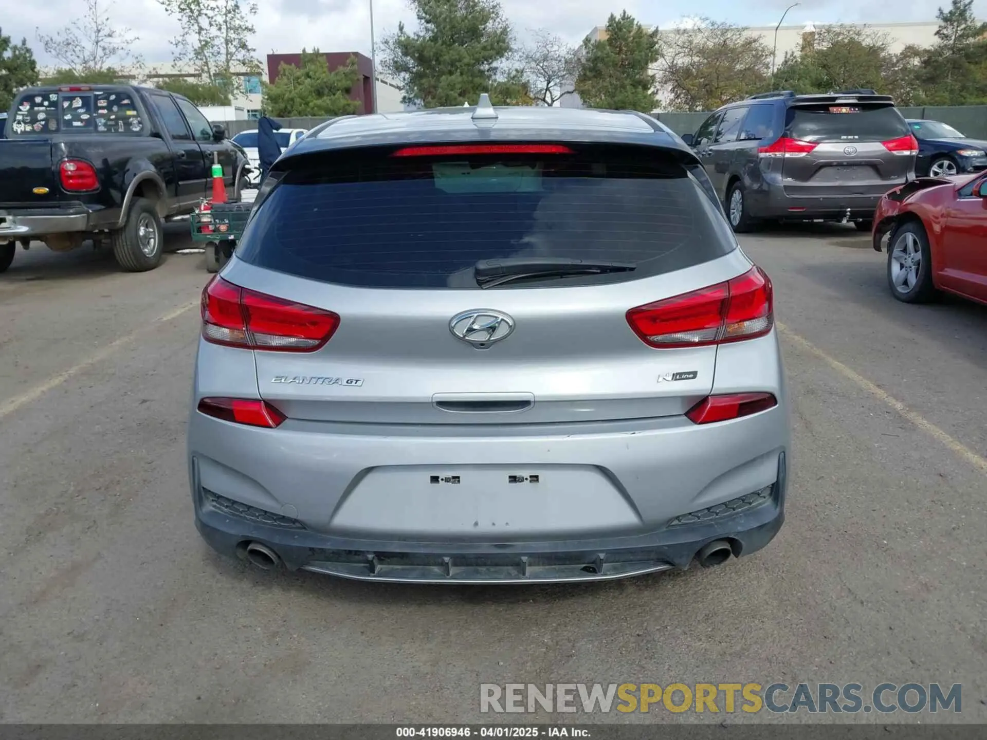 17 Photograph of a damaged car KMHH55LC5LU132008 HYUNDAI ELANTRA GT 2020