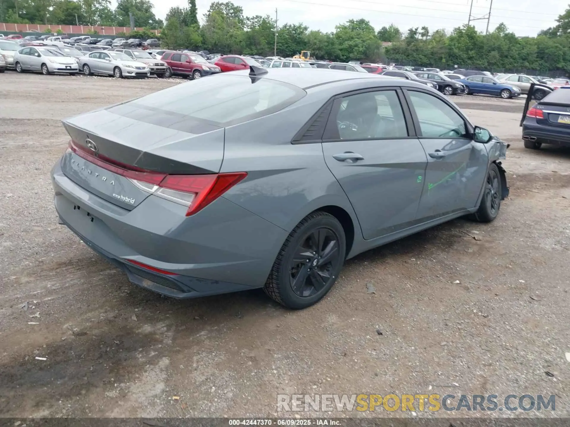 4 Photograph of a damaged car KMHLM4AJ2MU008028 HYUNDAI ELANTRA HYBRID 2021