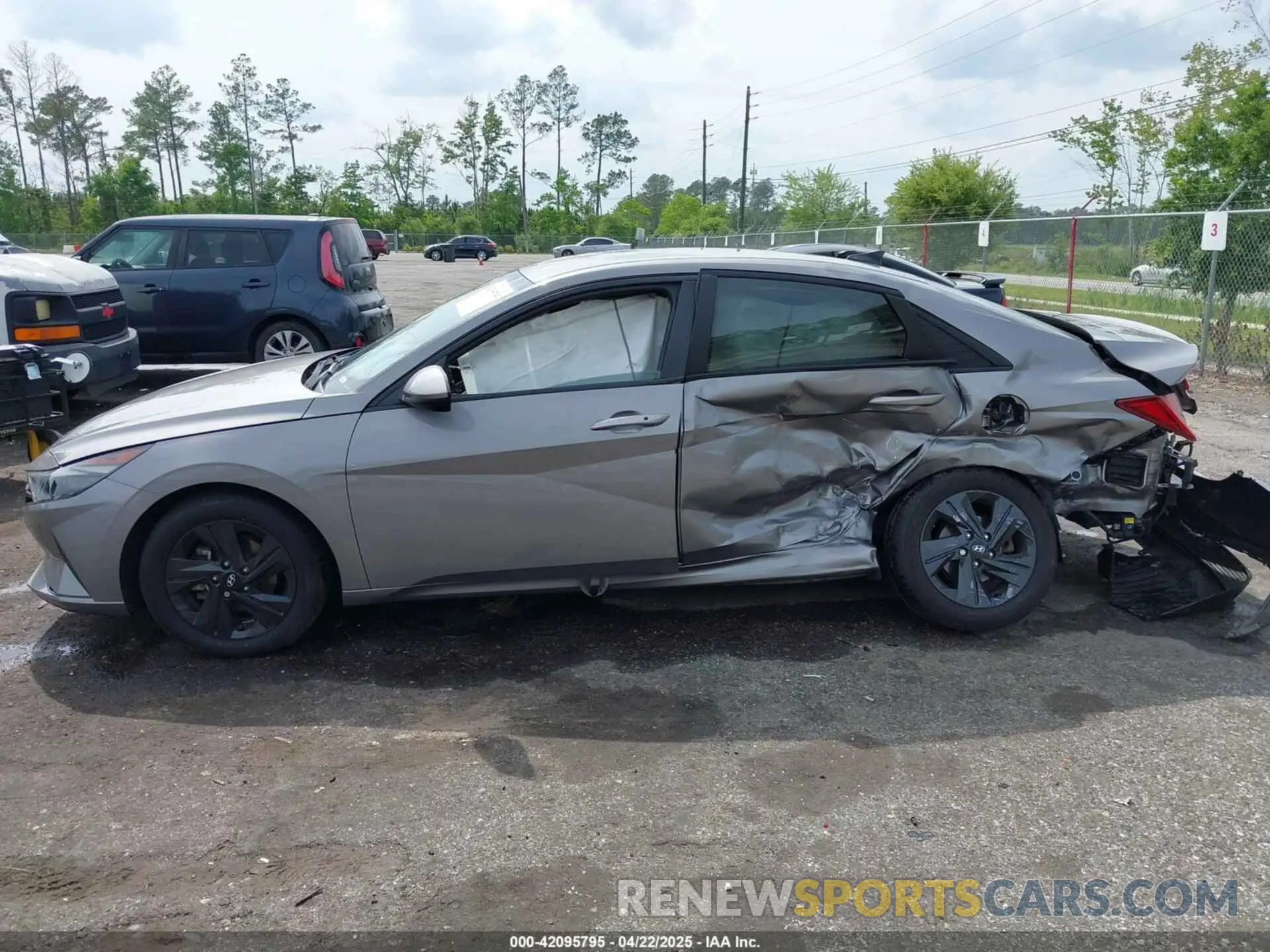 13 Photograph of a damaged car KMHLM4AJ6MU007173 HYUNDAI ELANTRA HYBRID 2021