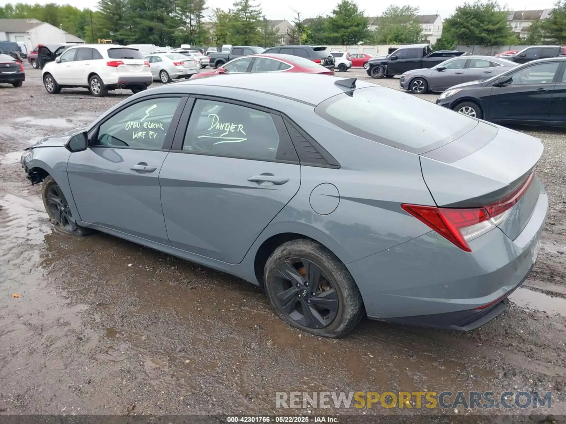 3 Photograph of a damaged car KMHLM4AJ7NU023884 HYUNDAI ELANTRA HYBRID 2022