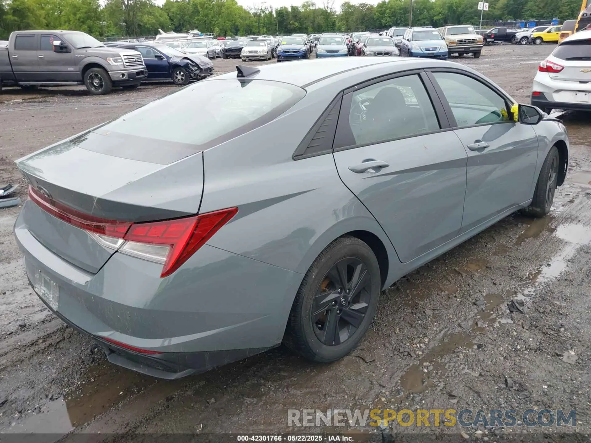 4 Photograph of a damaged car KMHLM4AJ7NU023884 HYUNDAI ELANTRA HYBRID 2022