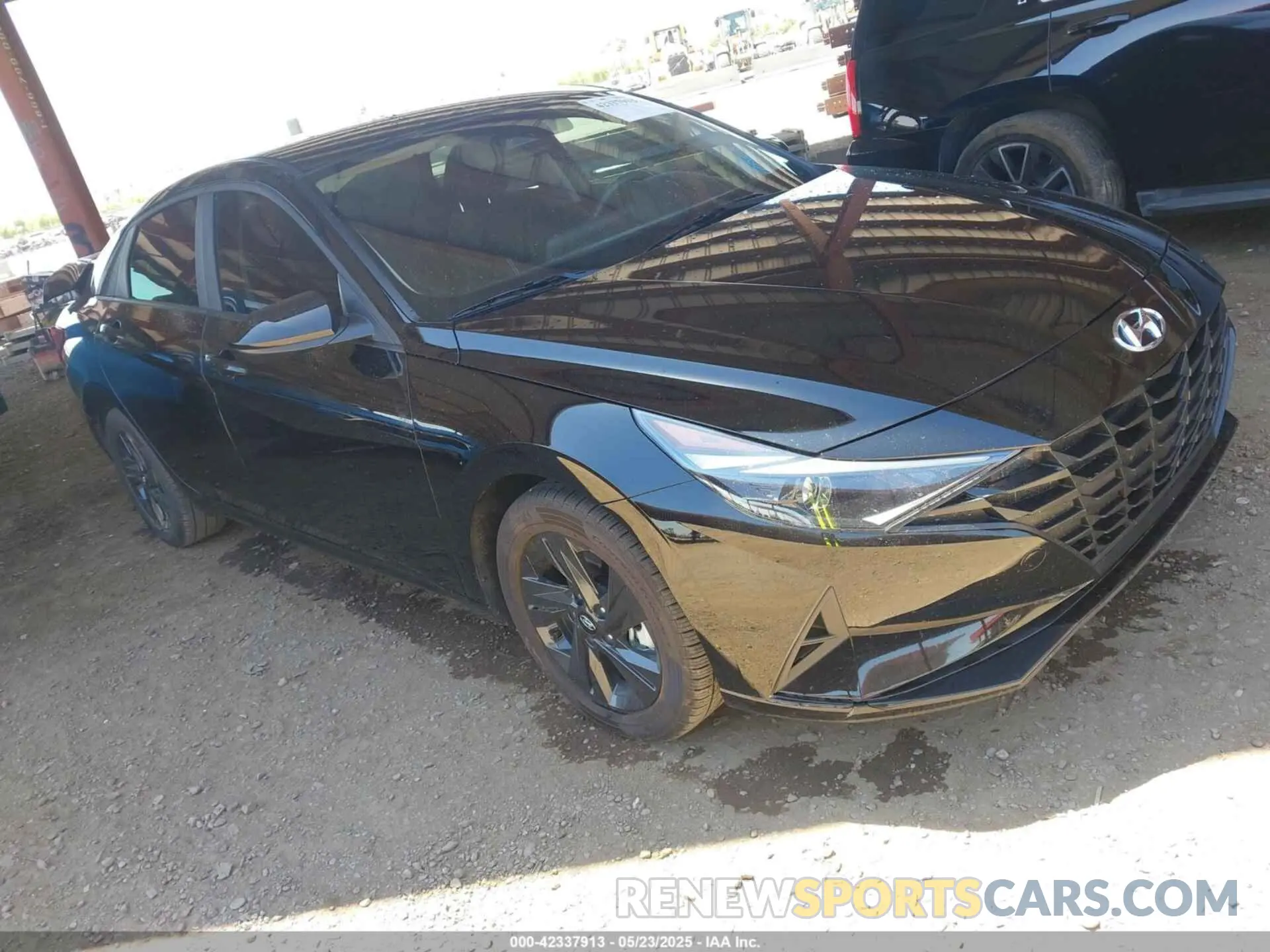 1 Photograph of a damaged car KMHLM4AJ8NU032349 HYUNDAI ELANTRA HYBRID 2022