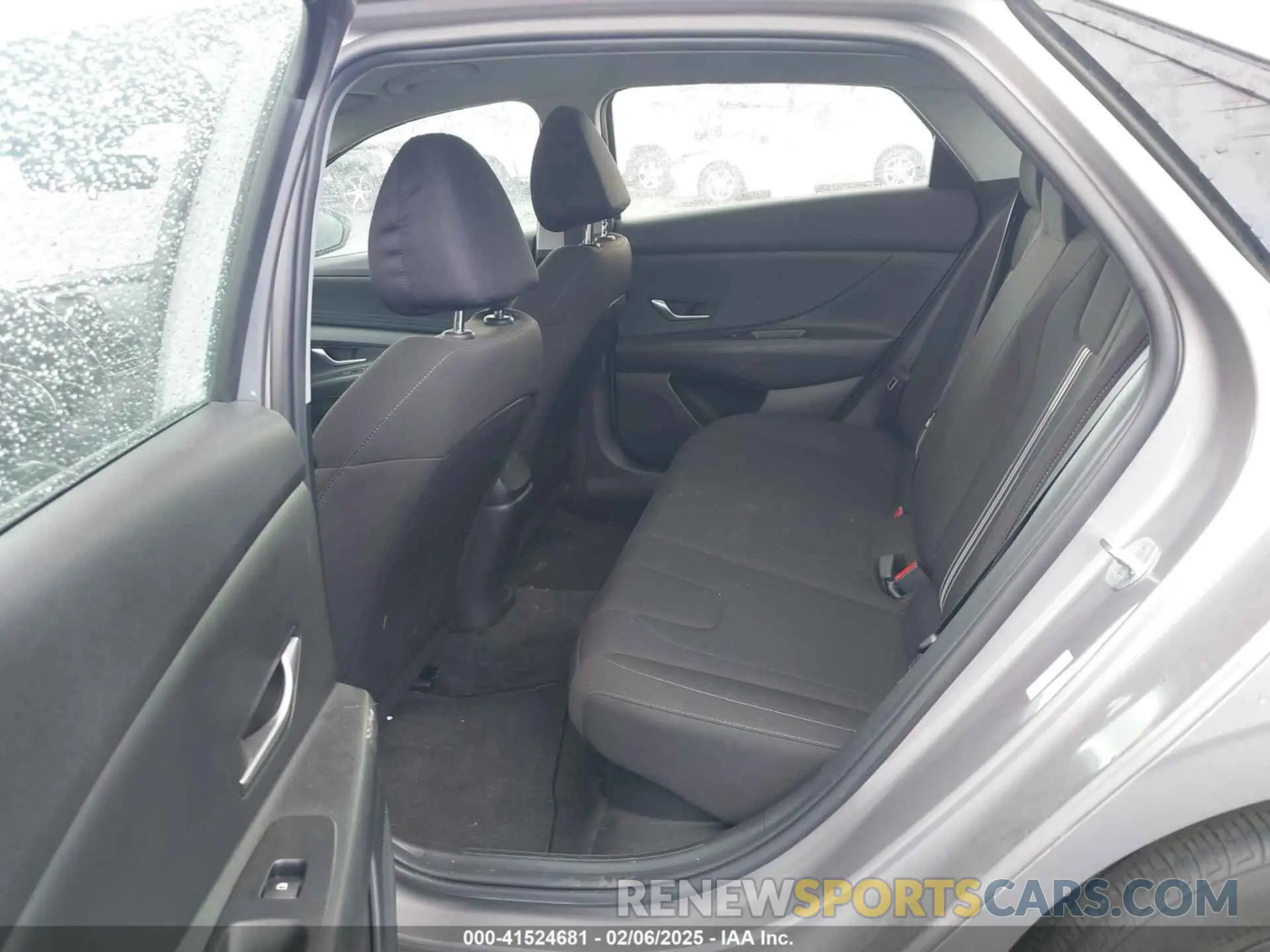 8 Photograph of a damaged car KMHLM4AJ9NU031372 HYUNDAI ELANTRA HYBRID 2022