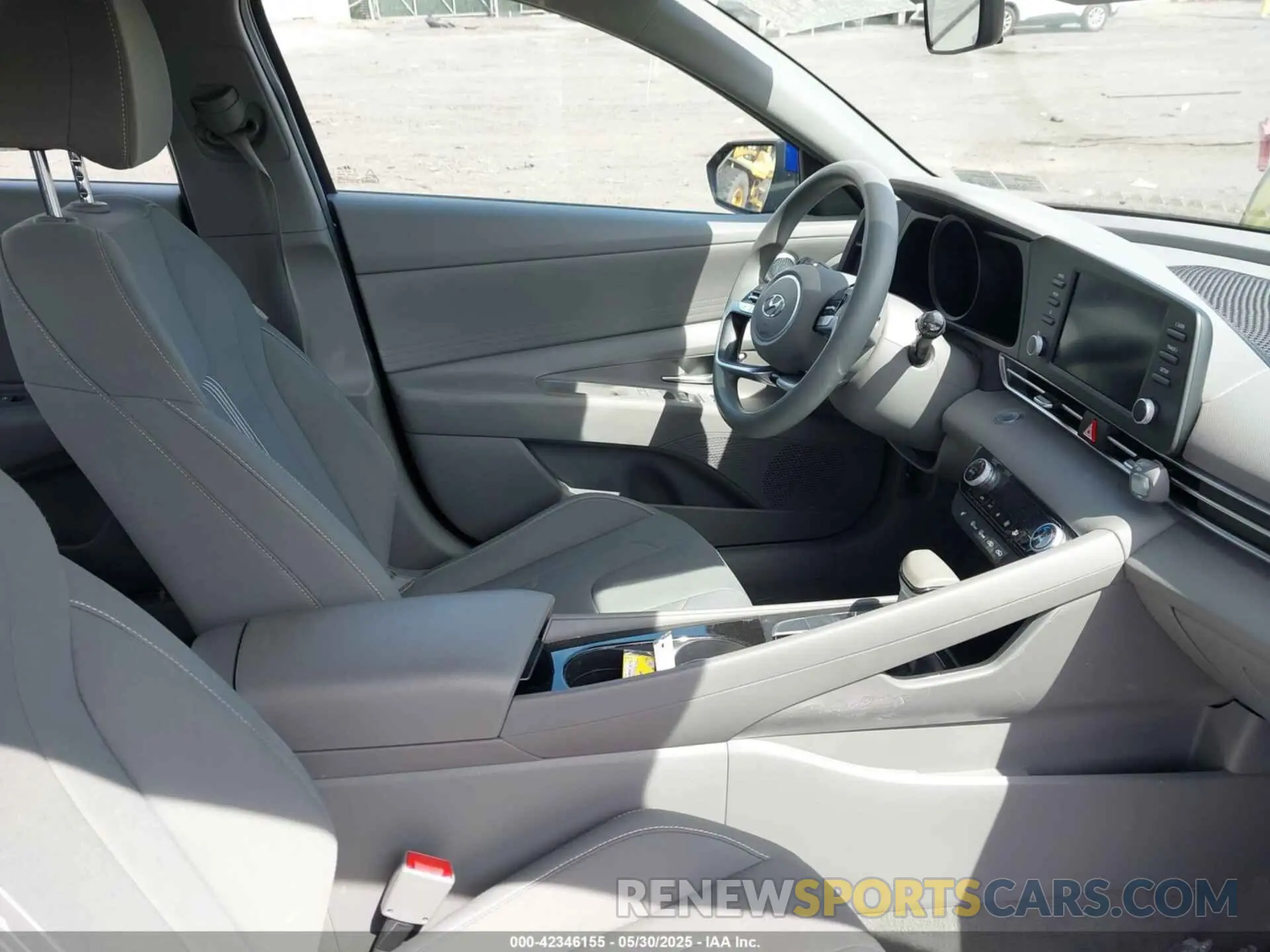 5 Photograph of a damaged car KMHLM4AJXNU021093 HYUNDAI ELANTRA HYBRID 2022