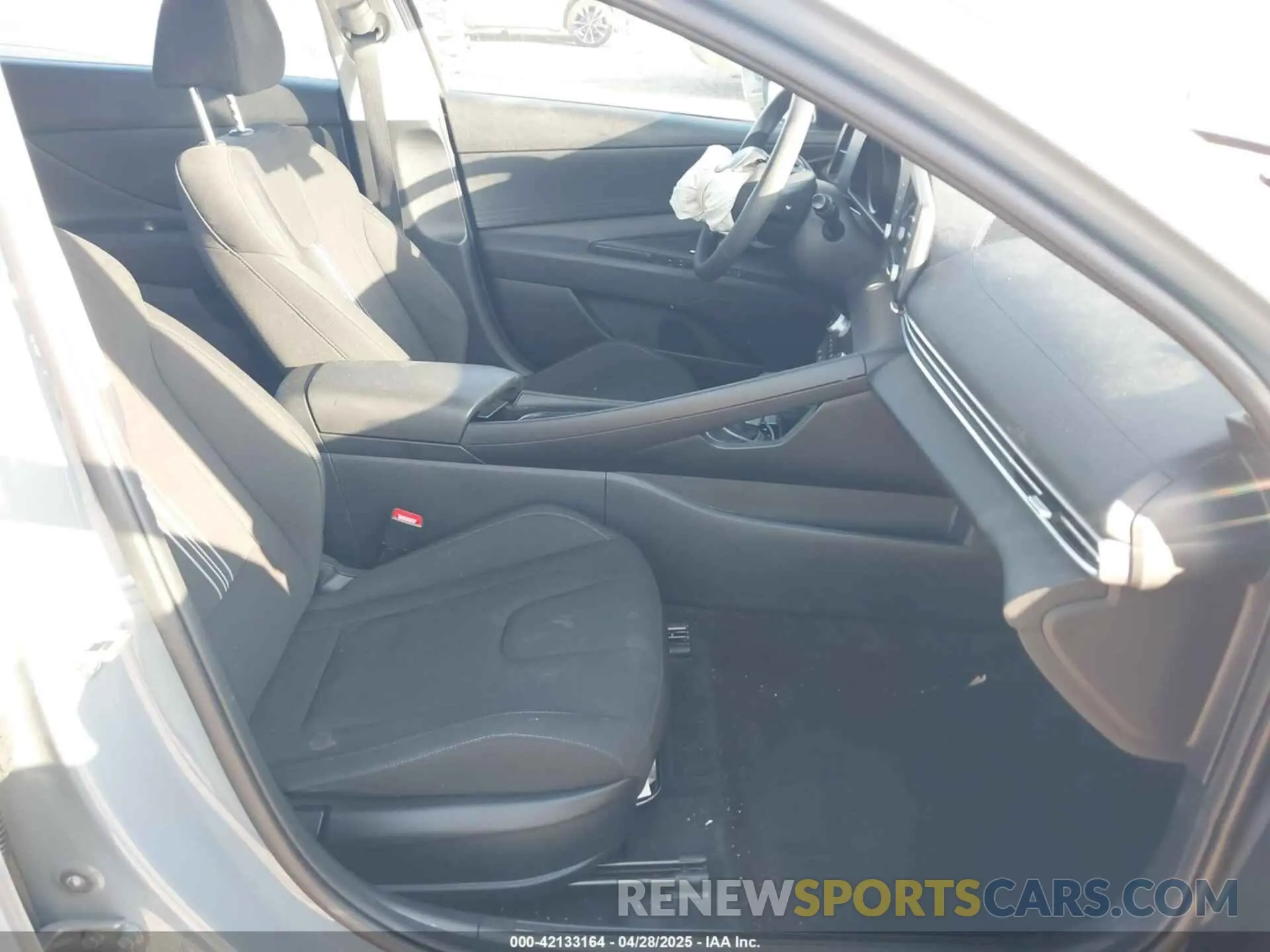 5 Photograph of a damaged car KMHLM4AJ2PU040417 HYUNDAI ELANTRA HYBRID 2023