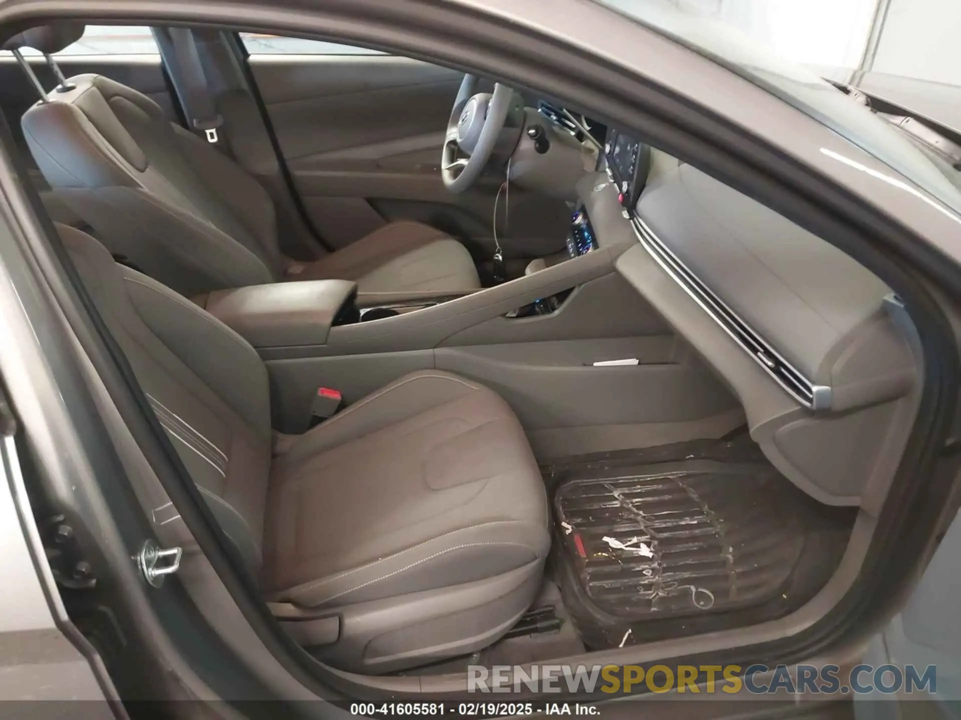 5 Photograph of a damaged car KMHLM4AJ5PU069782 HYUNDAI ELANTRA HYBRID 2023